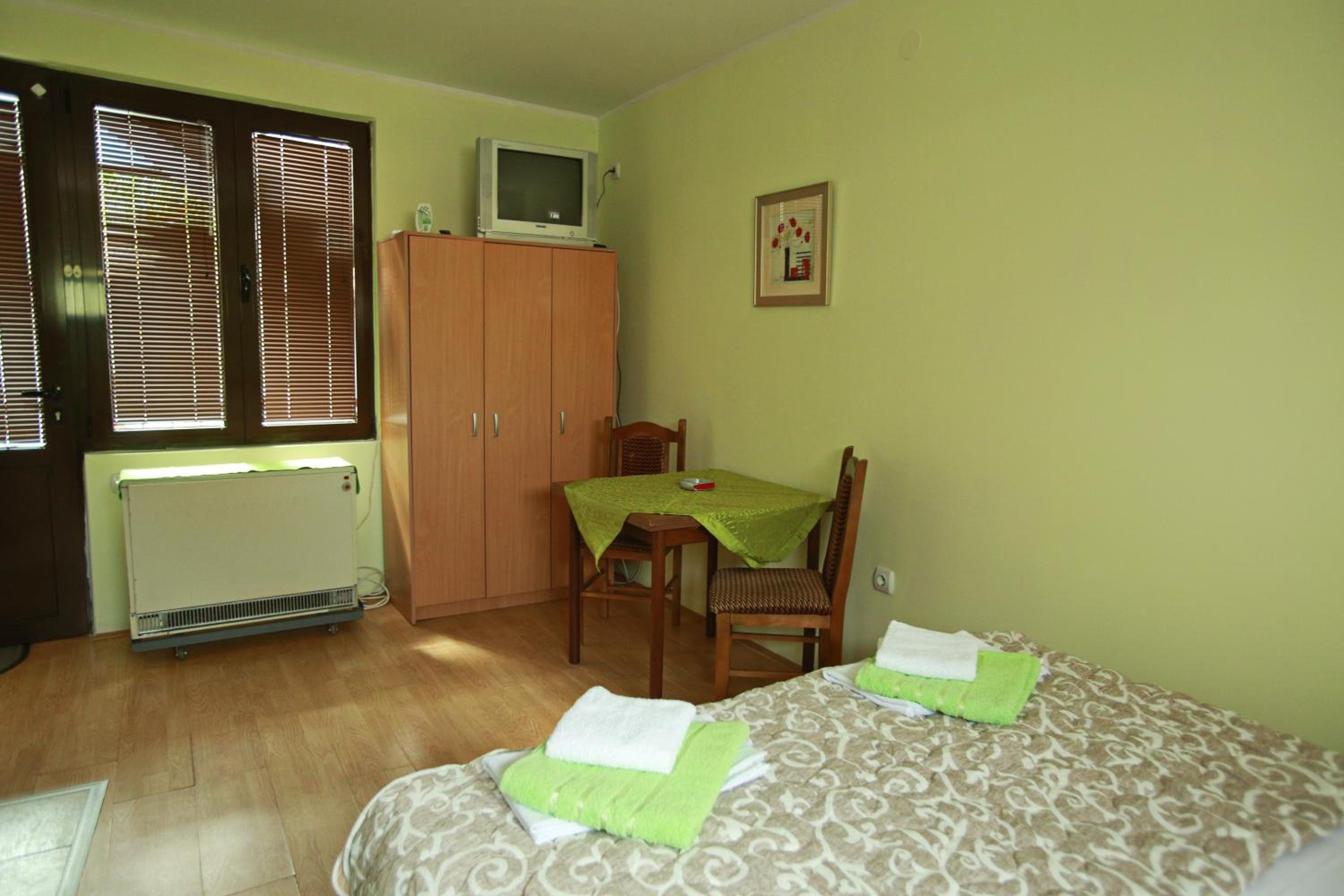 Studio Apartment photo 3