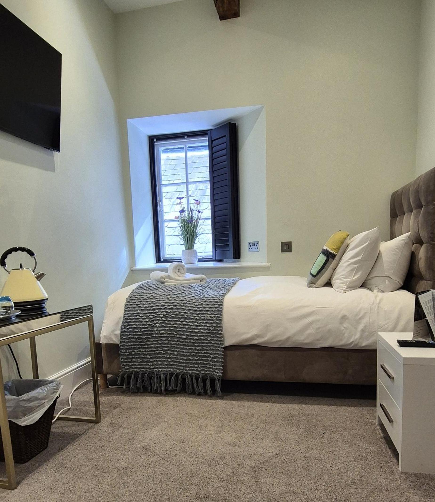 Small Single Room