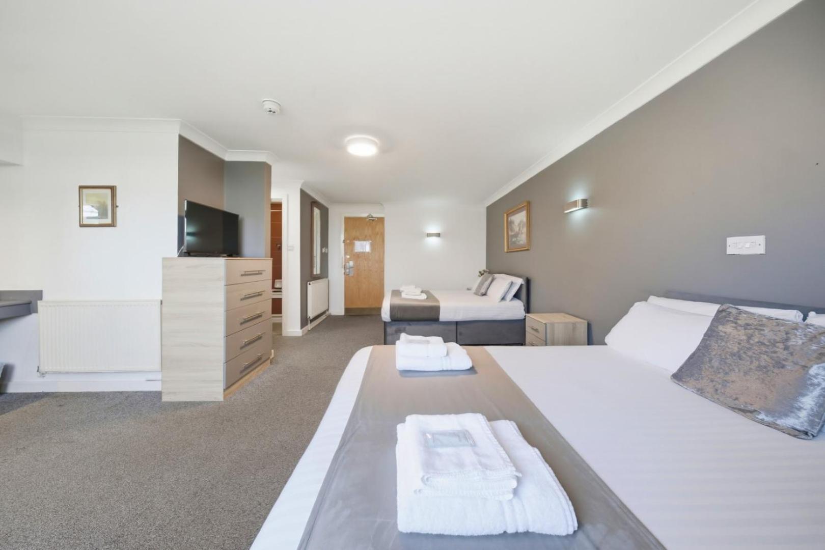 Twin Room - Photo 1