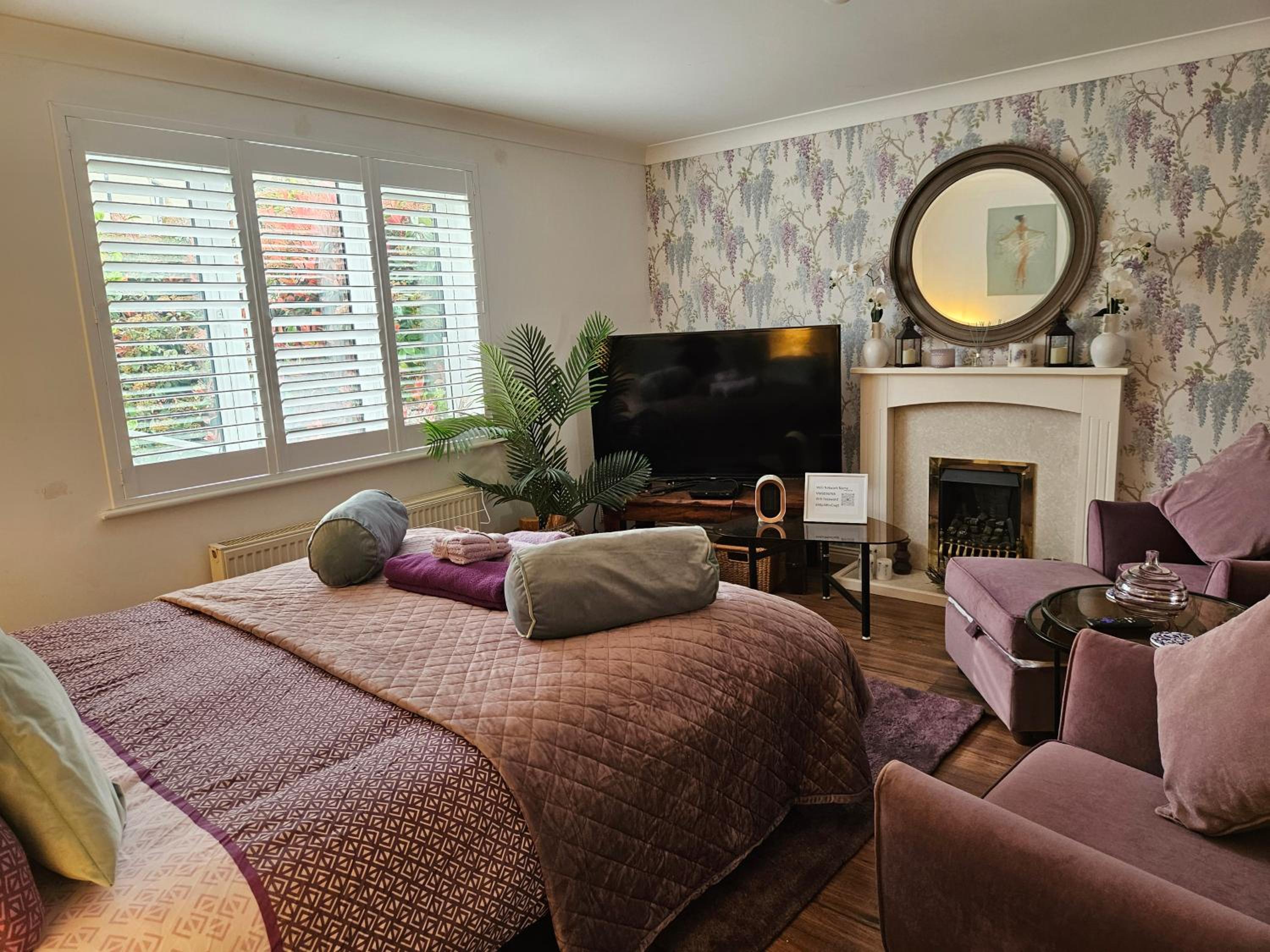 Deluxe King Room