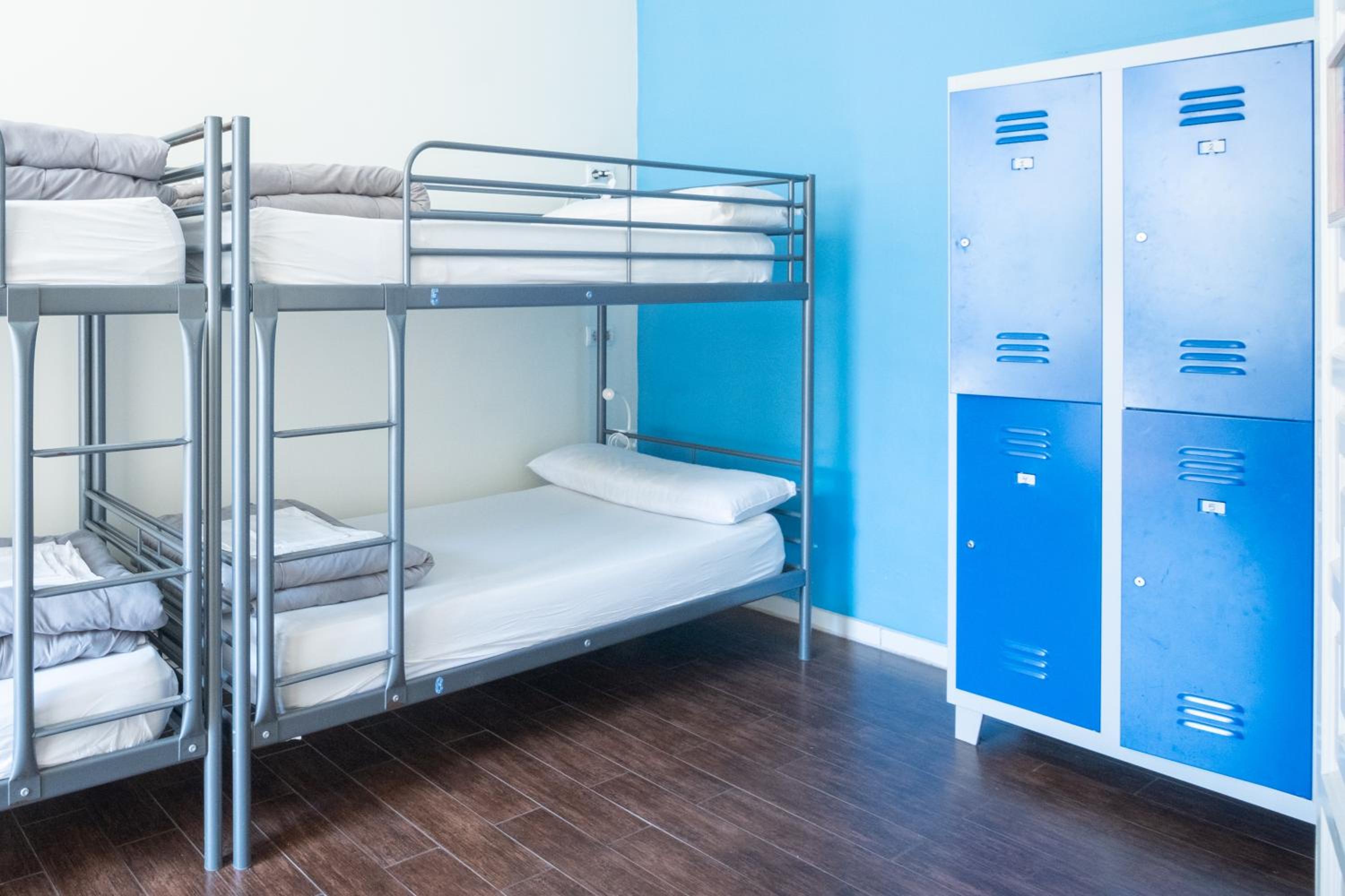 Bed in 6-Bed Female Dormitory Room photo 1