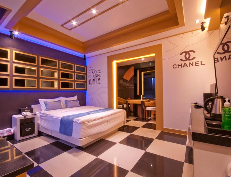 Double or Twin Room with Private Bathroom - Photo 3