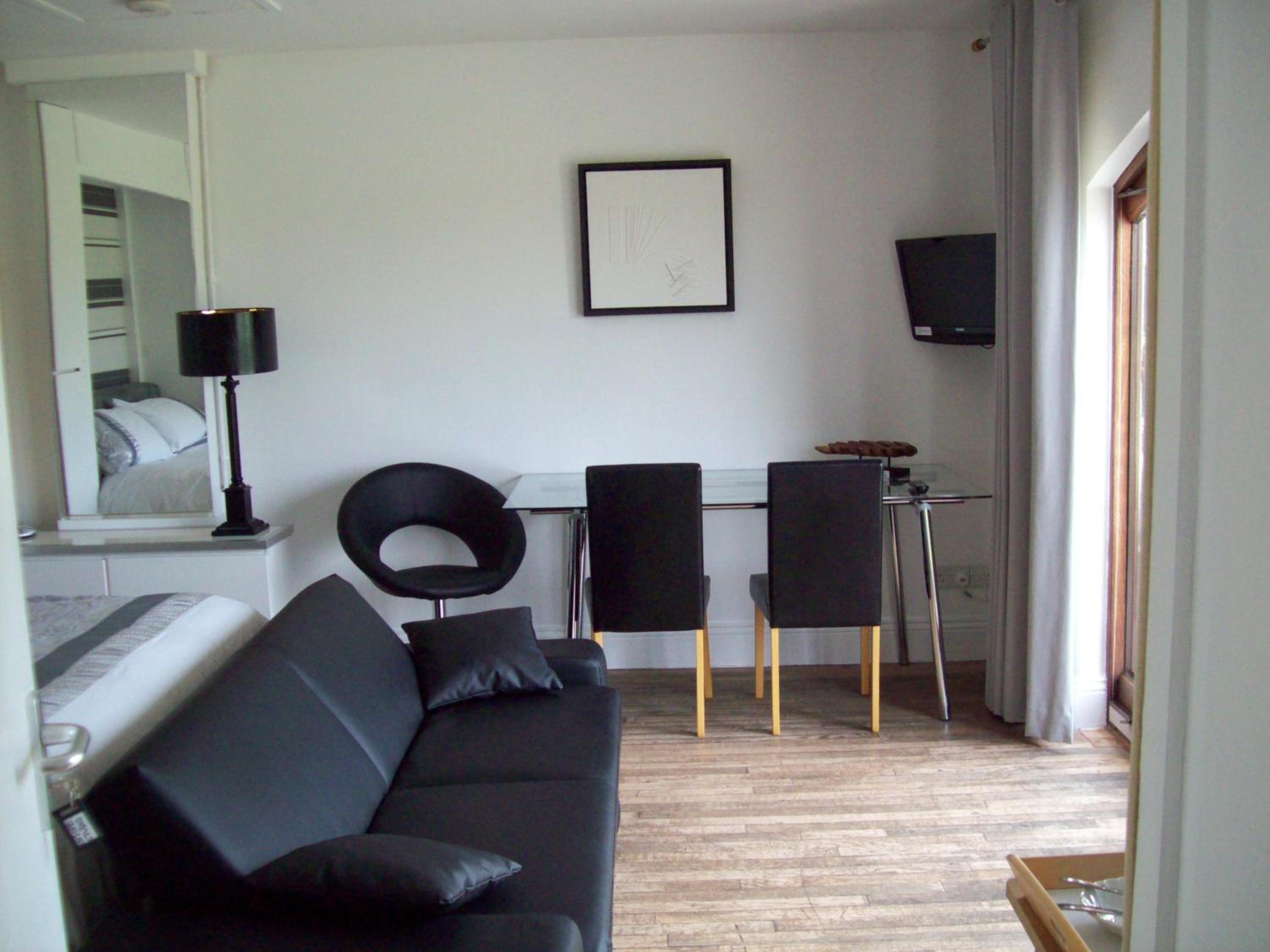 Double Room - Photo 3
