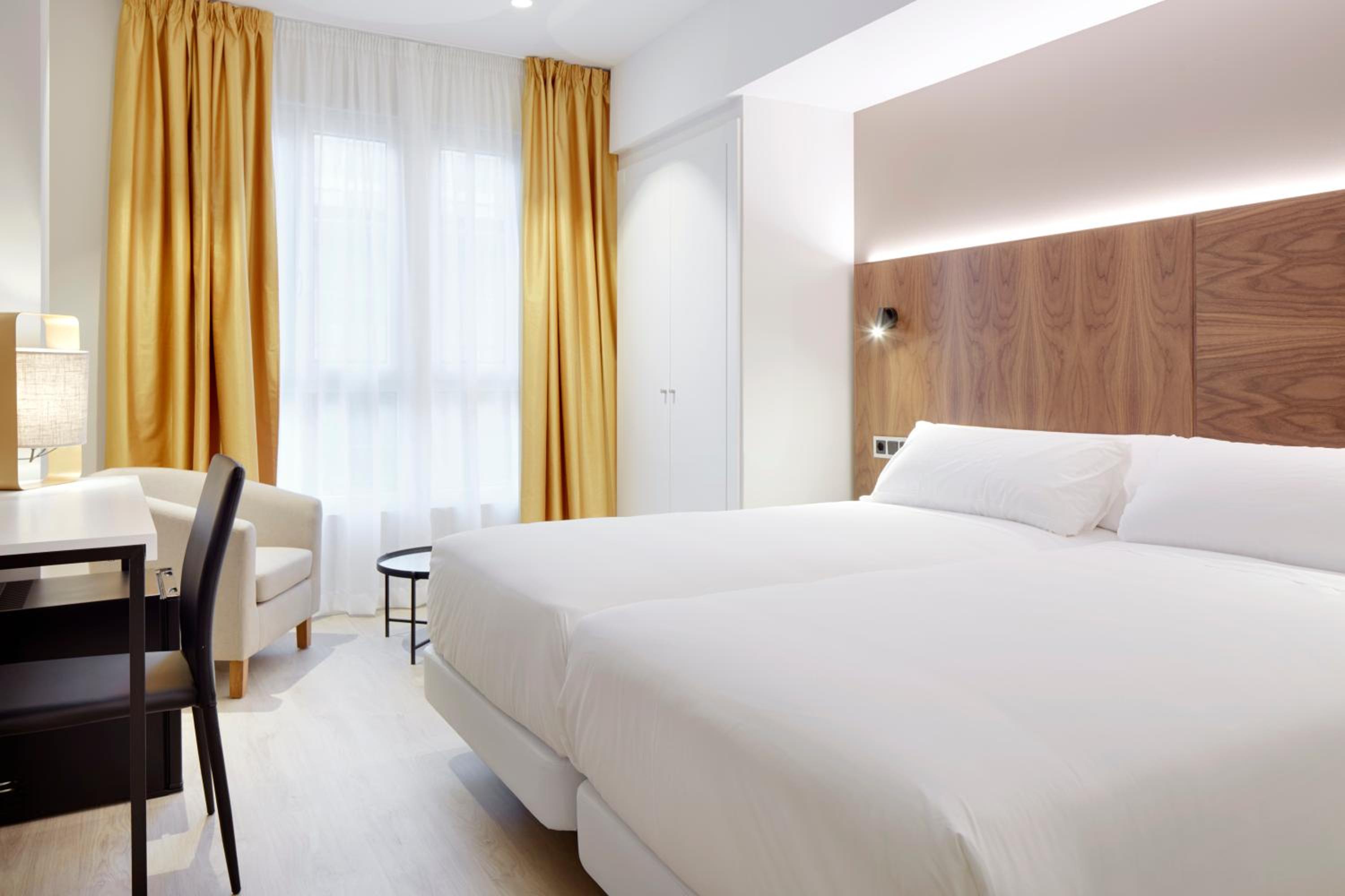 Deluxe Double Or Twin Room With Free Parking photo 3