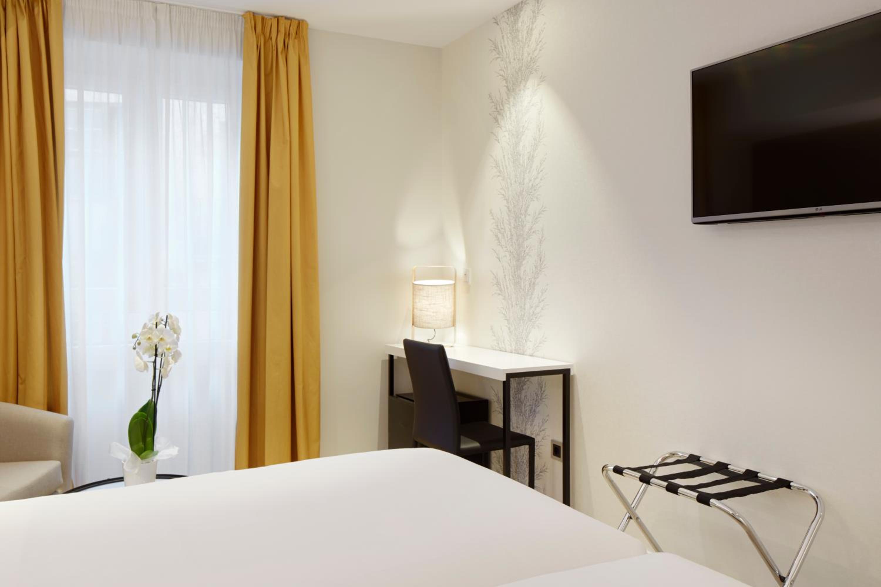 Habitación Doble Deluxe con Cama Extra