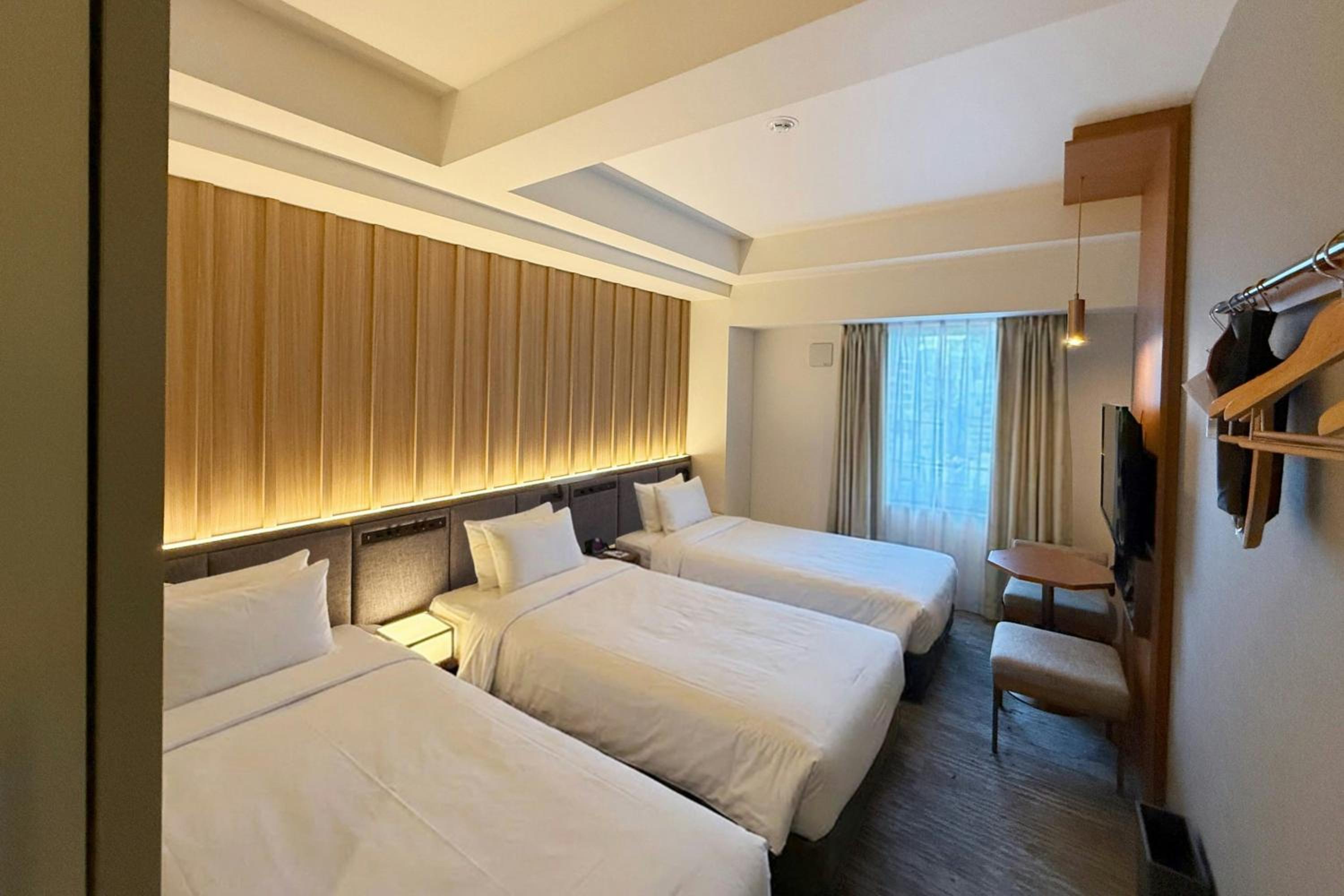 Triple Room with Three Twin Beds