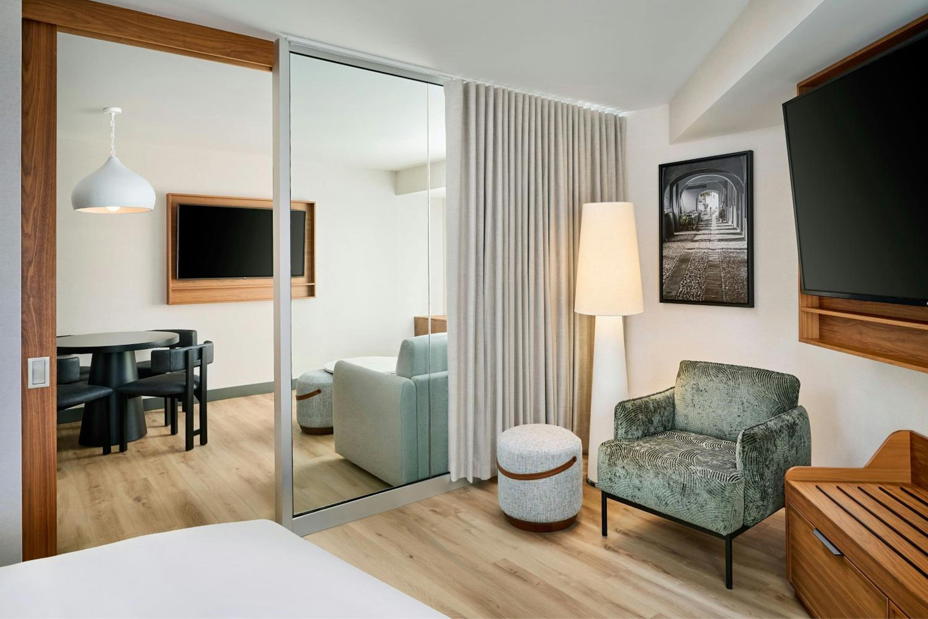One-Bedroom King Suite with Sofa Bed - Photo 5