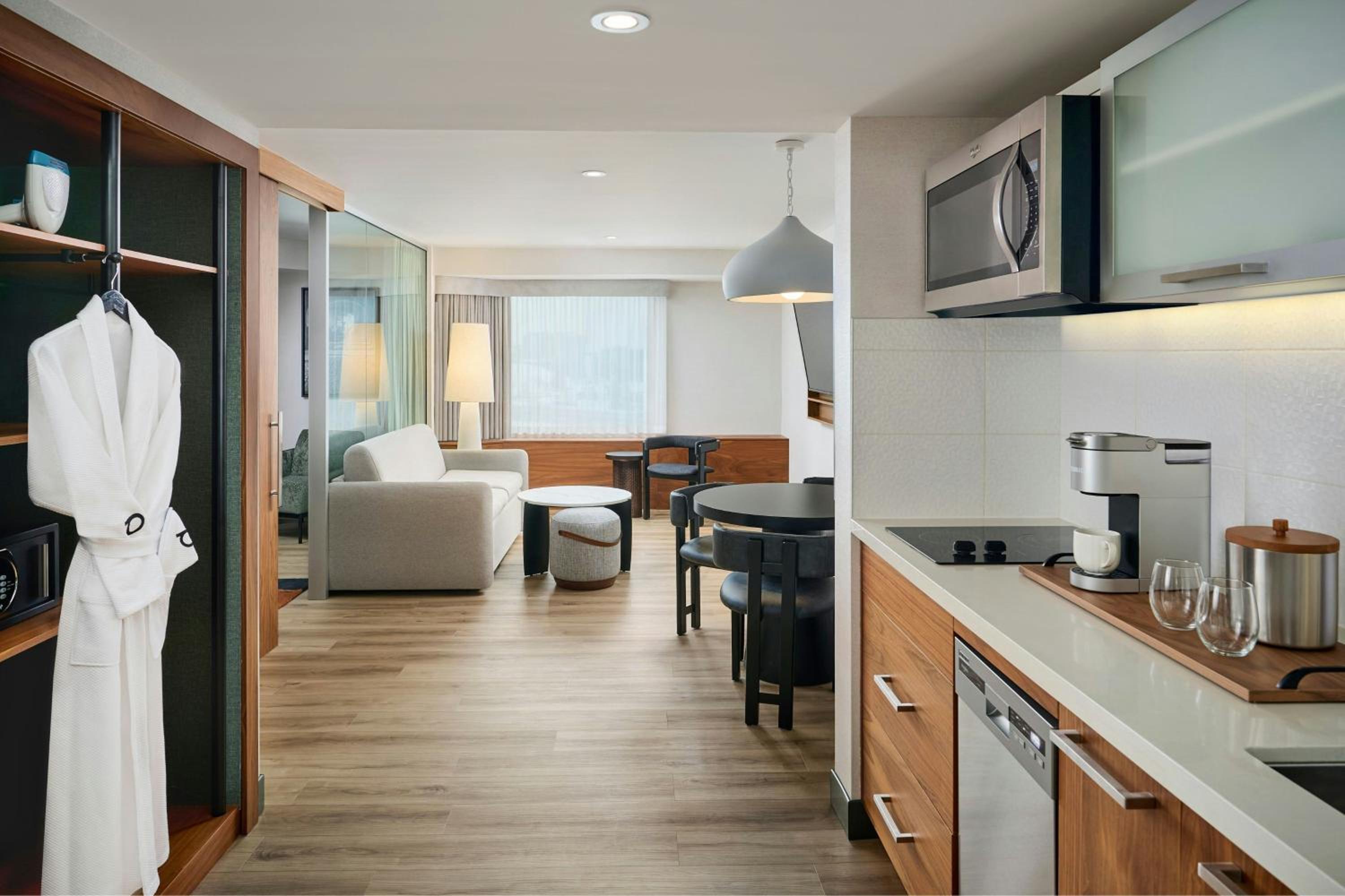 One-Bedroom King Suite with Sofa Bed - Photo 7