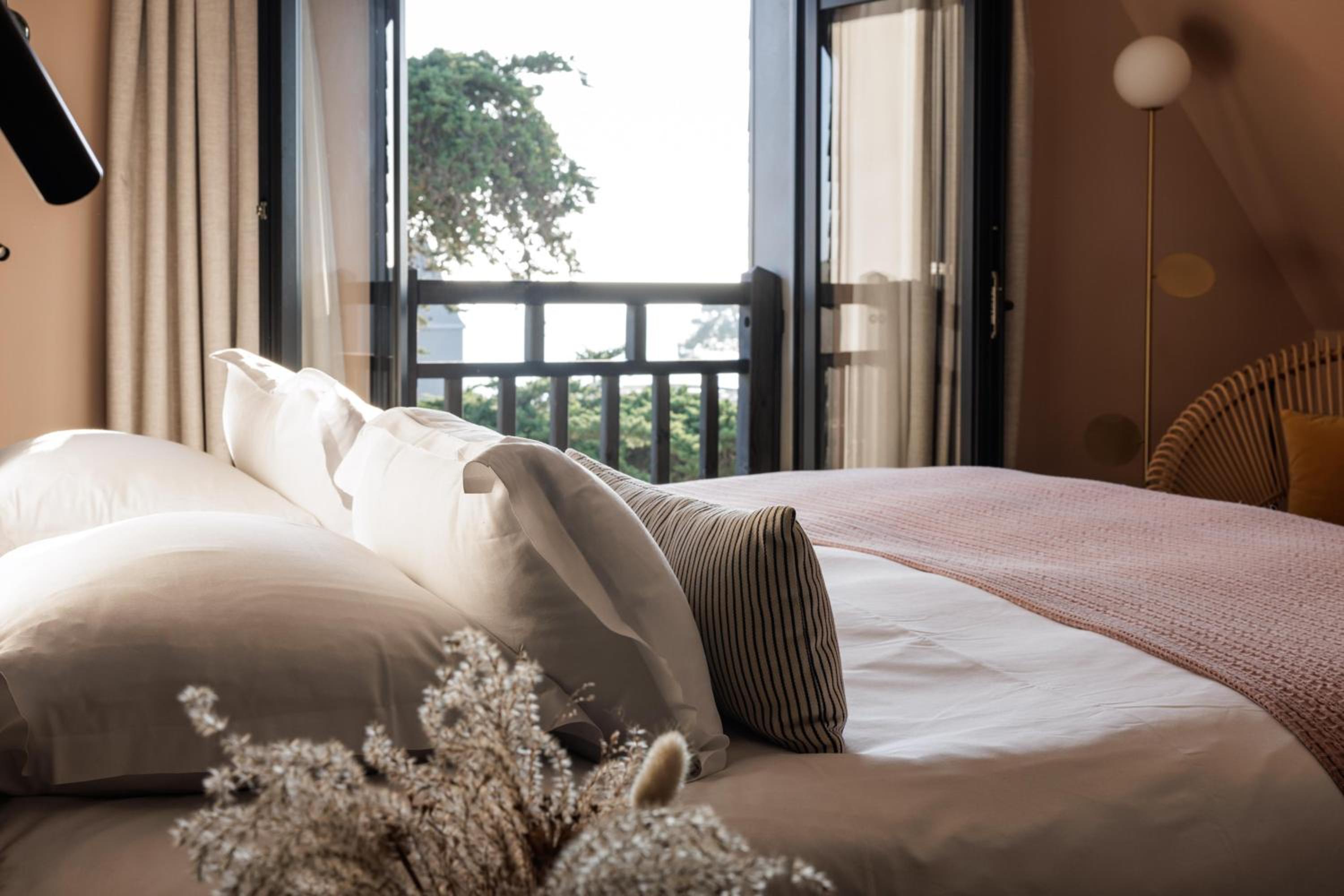 Deluxe Room with Sea View