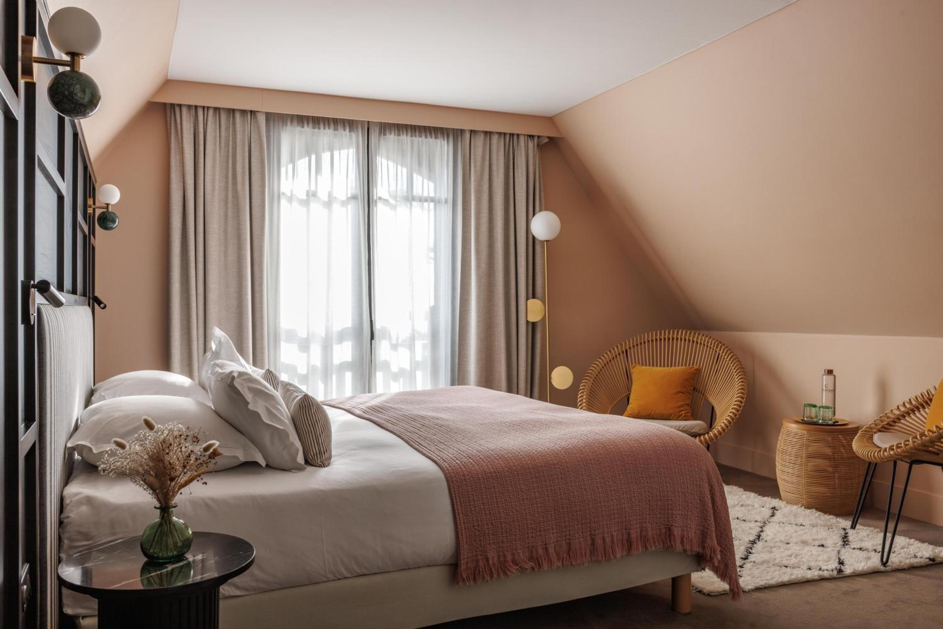 Deluxe Room with Sea View