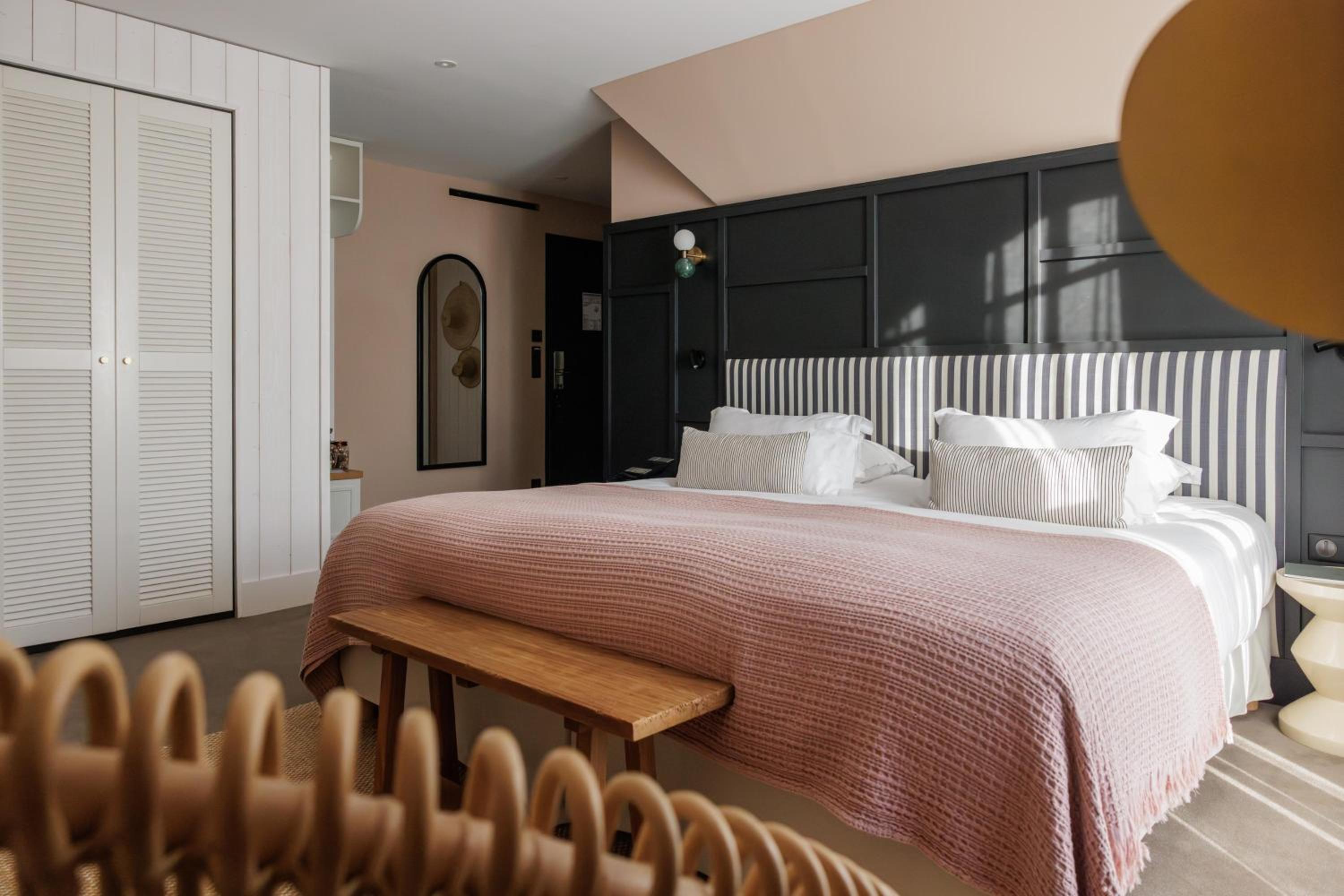 Deluxe Room with Sea View