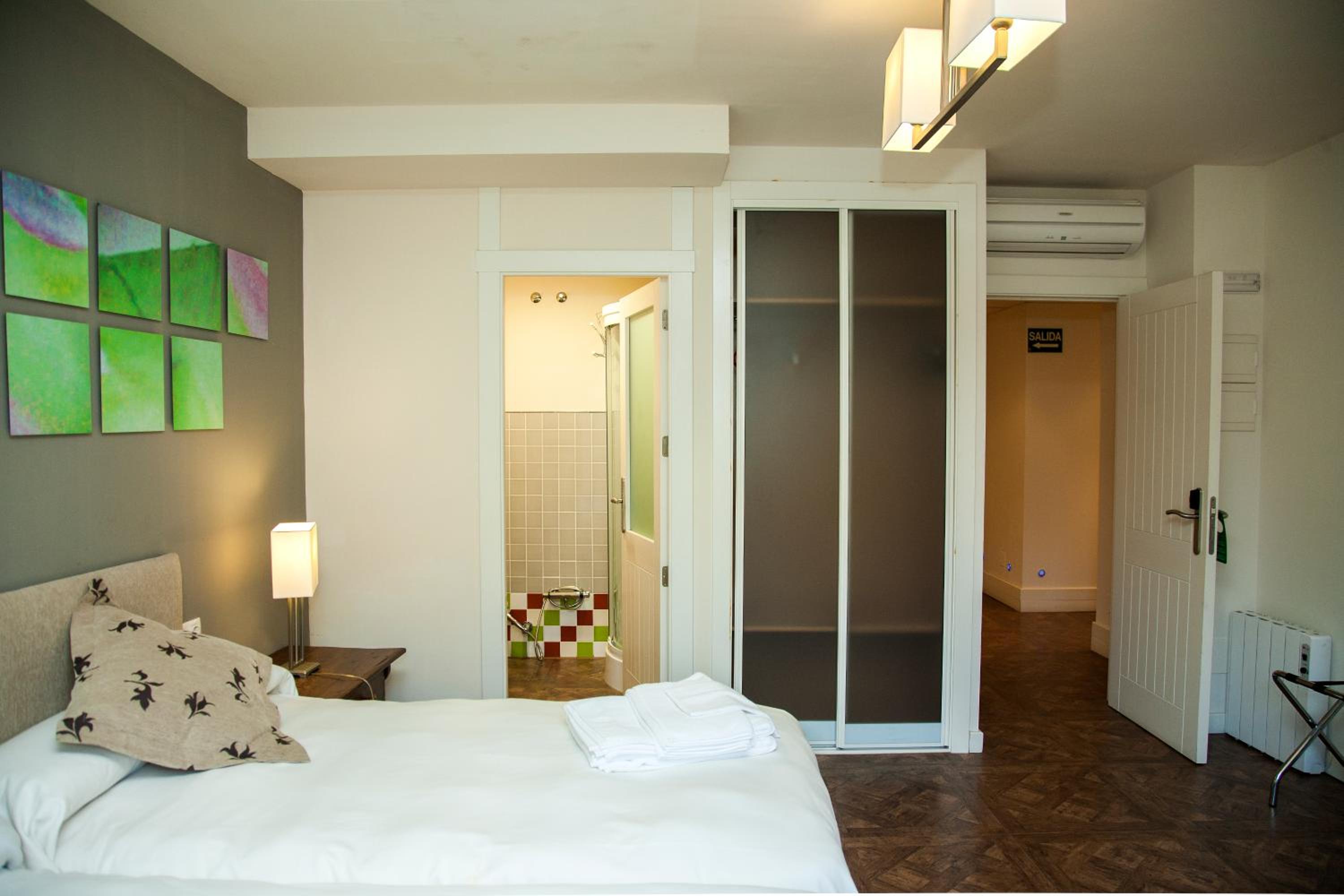 Double Room - Photo 19