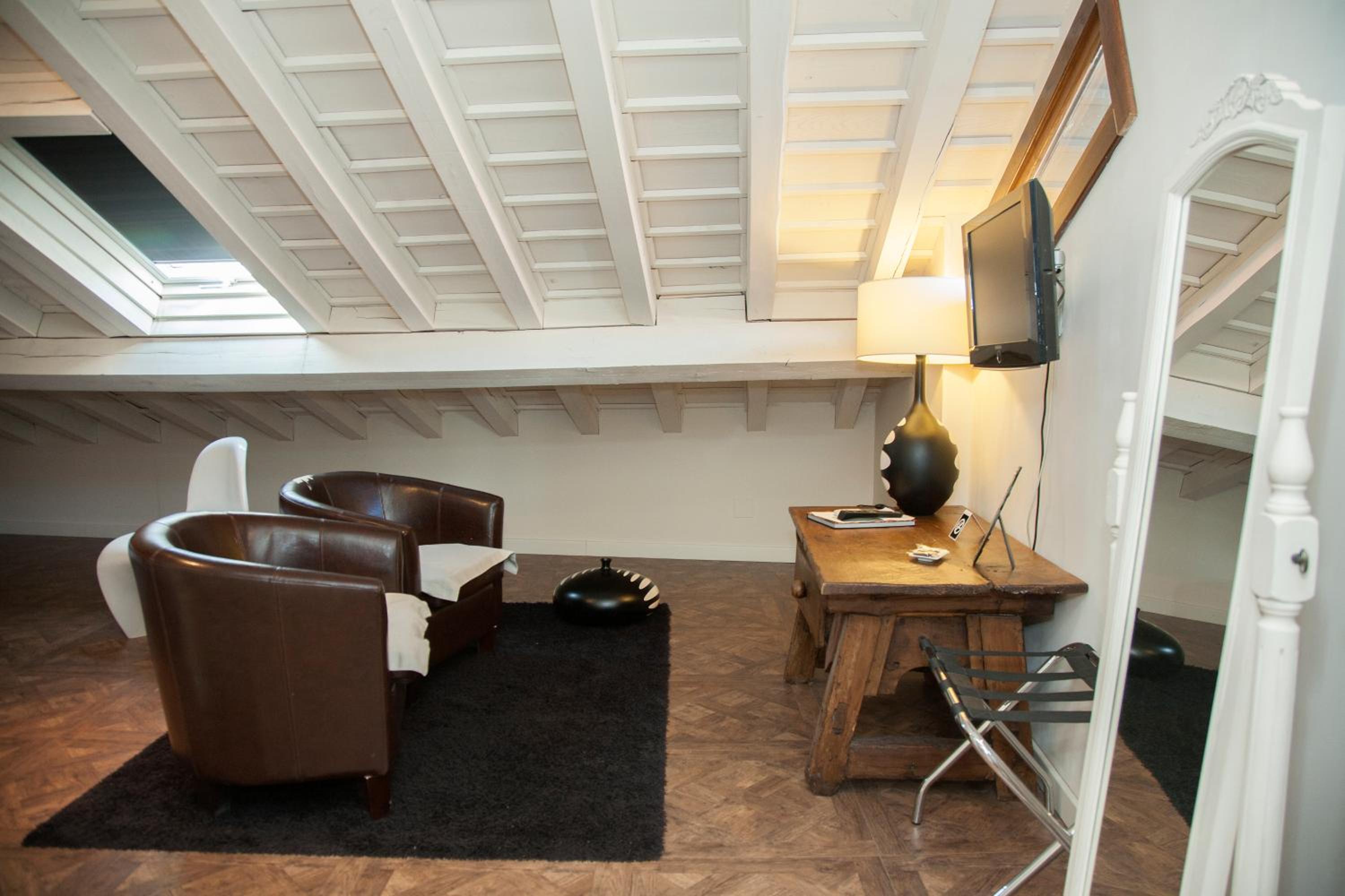 Double Room - Photo 9