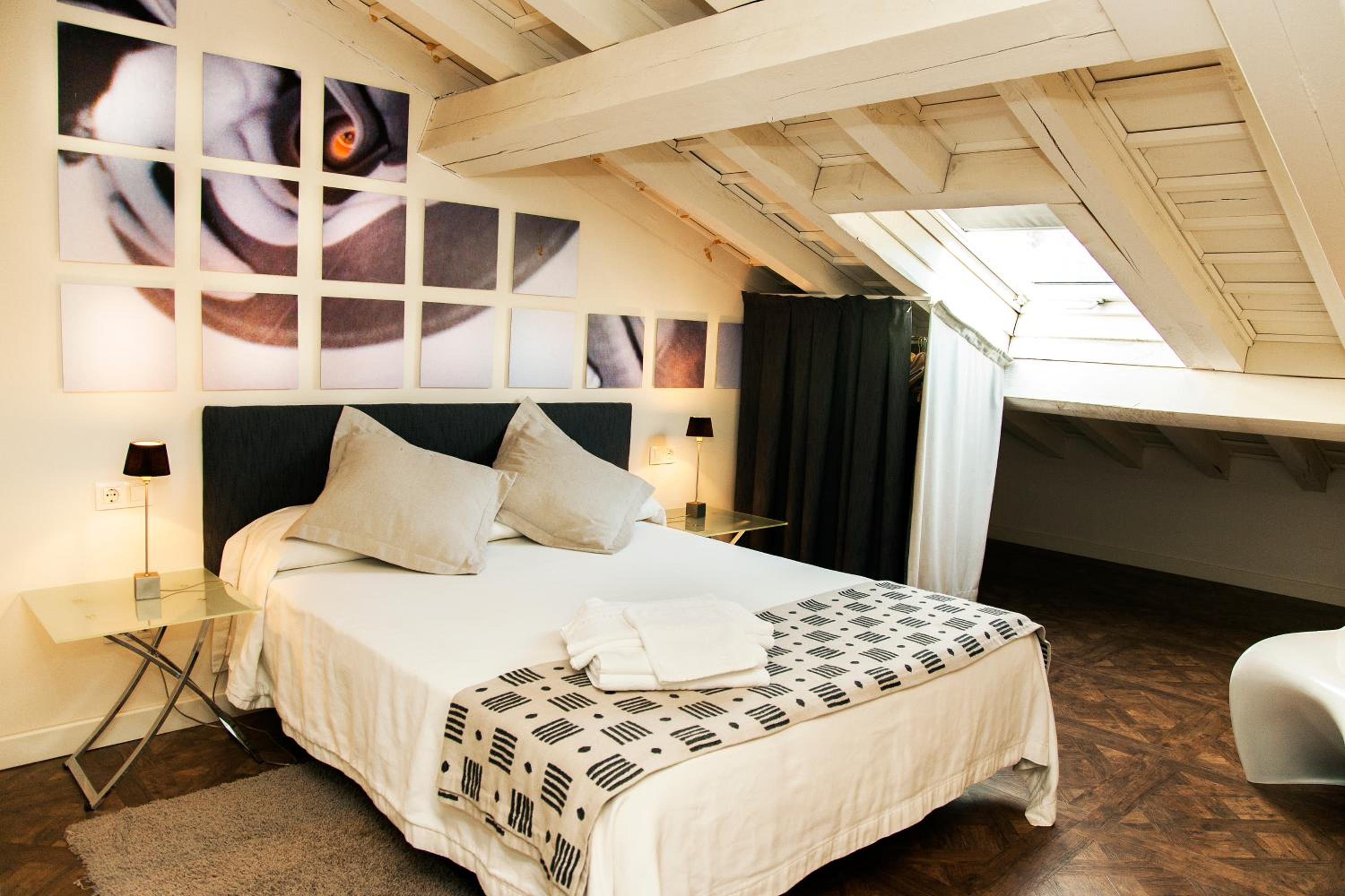 Double Room - Photo 14