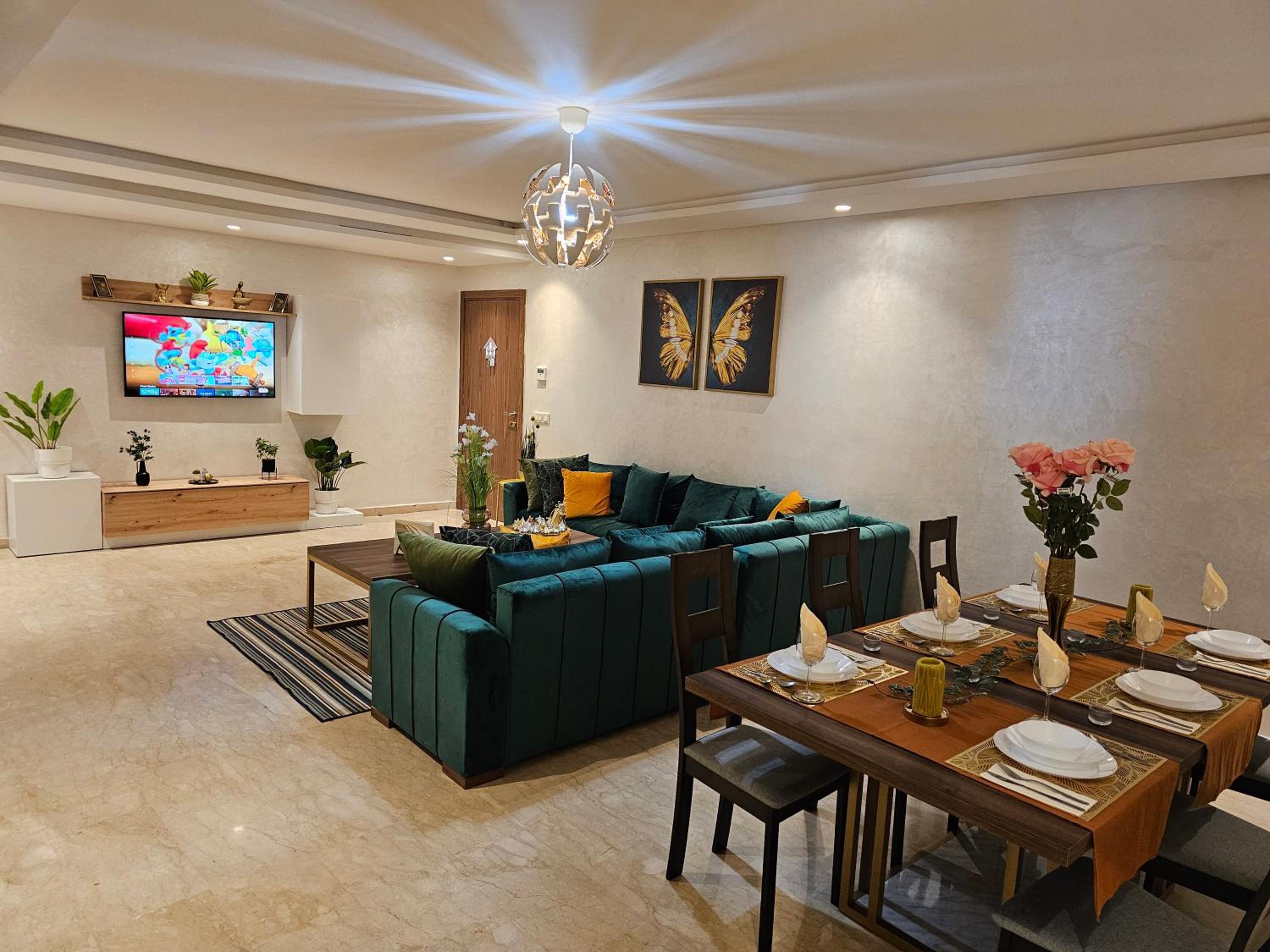 Three-Bedroom Deluxe Apartment