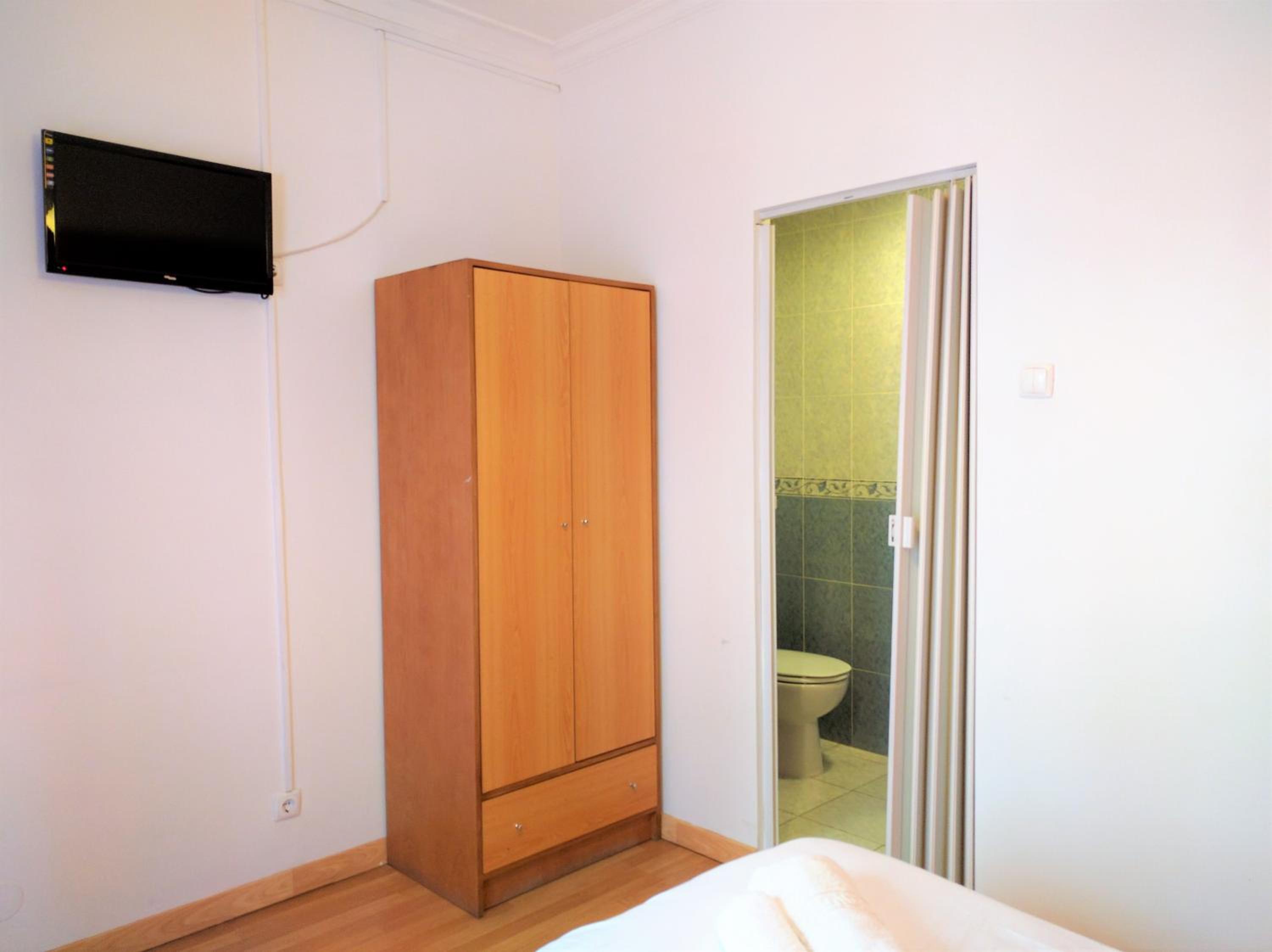 Double Room - Photo 11