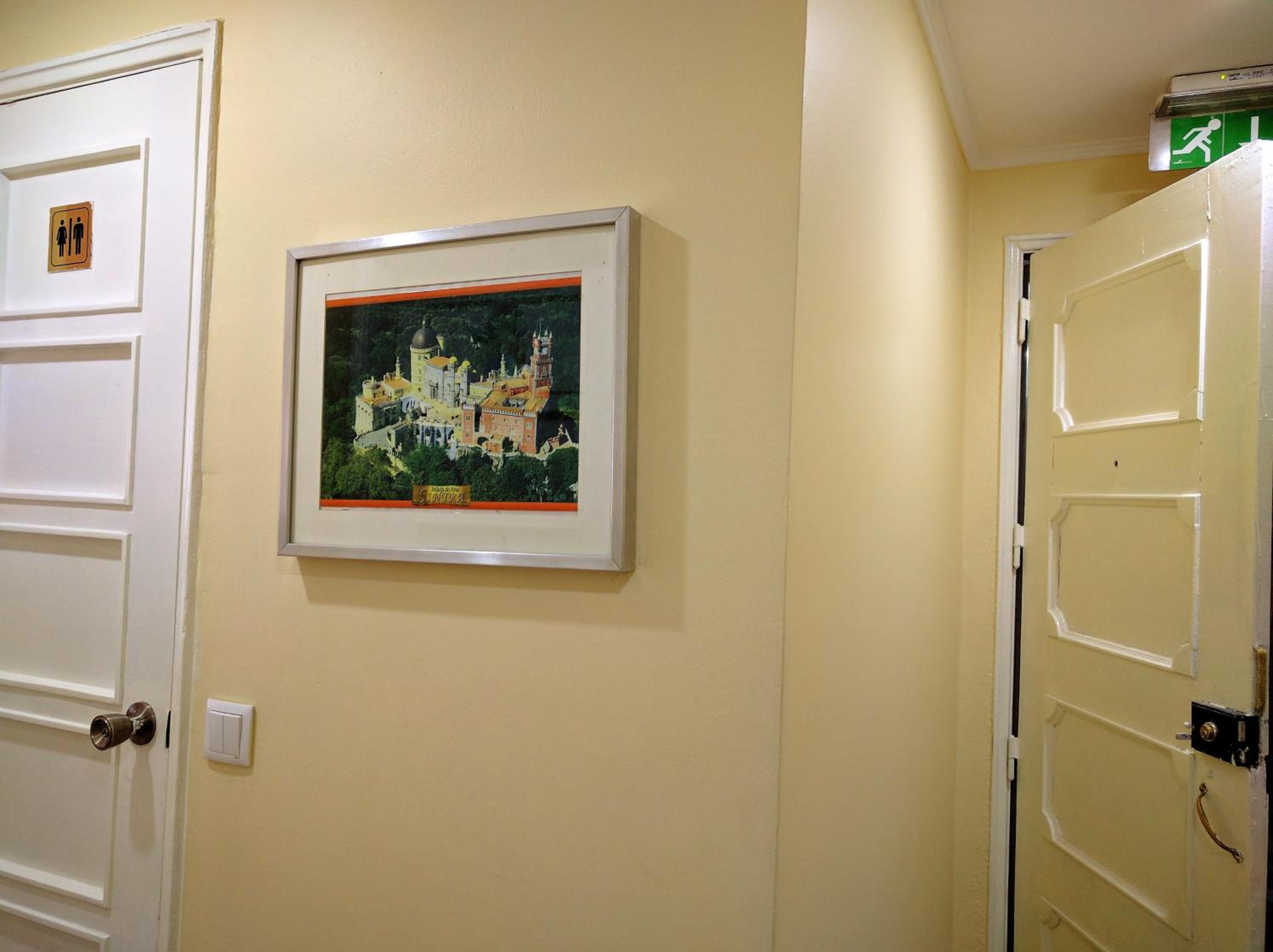 Double Room with Shared Bathroom photo 3