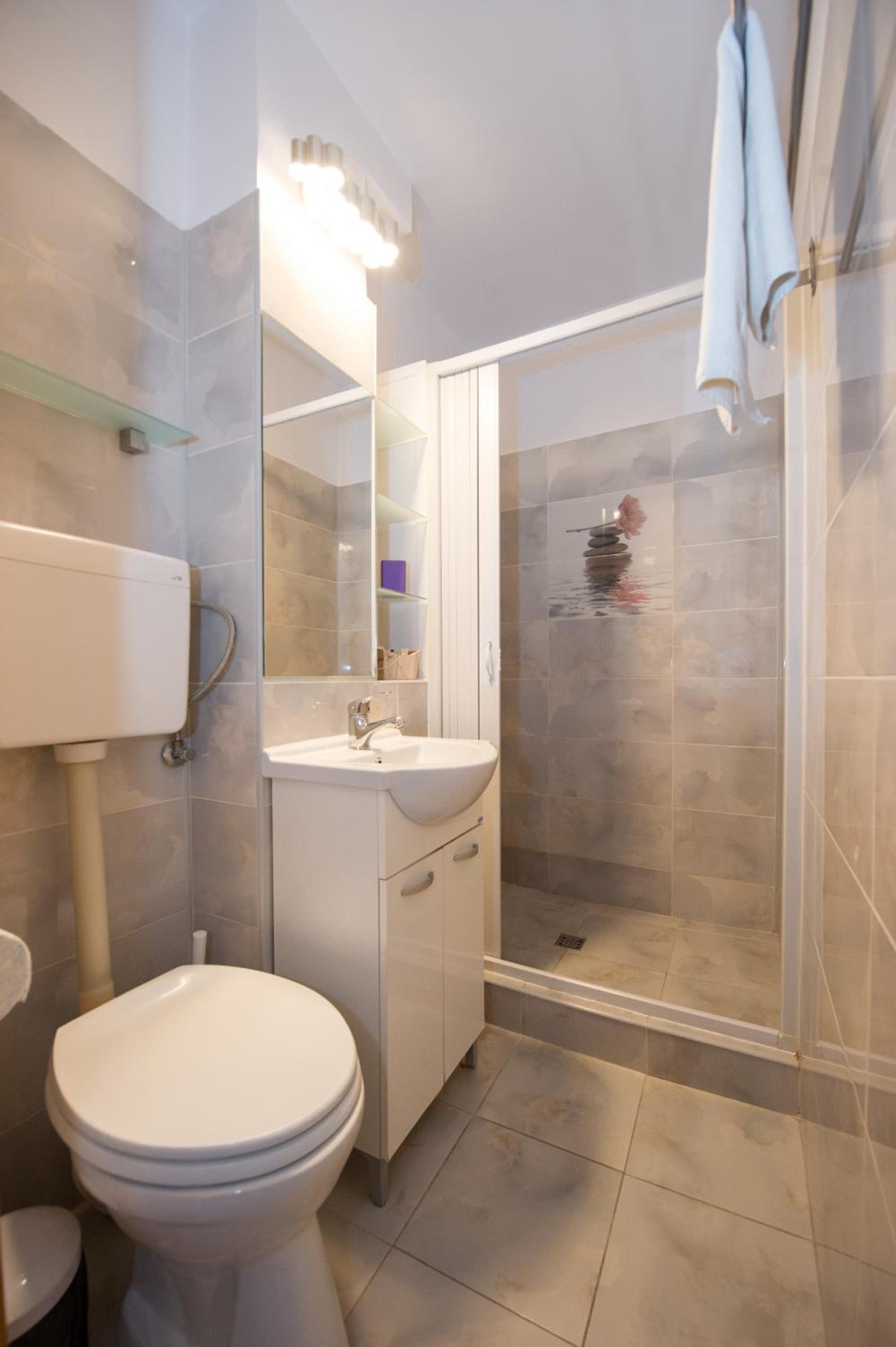 Studio Apartment - Photo 20