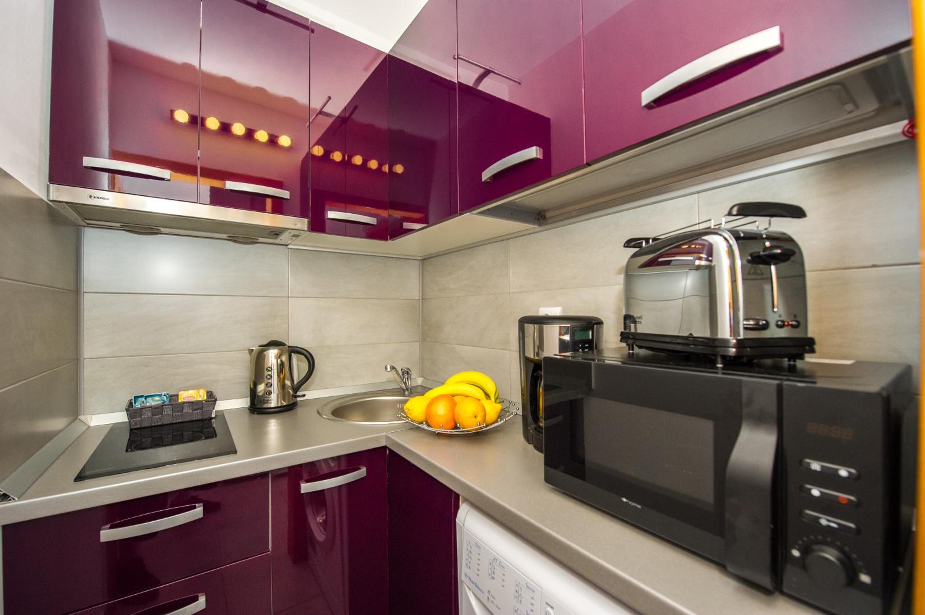 Studio Apartment - Photo 13