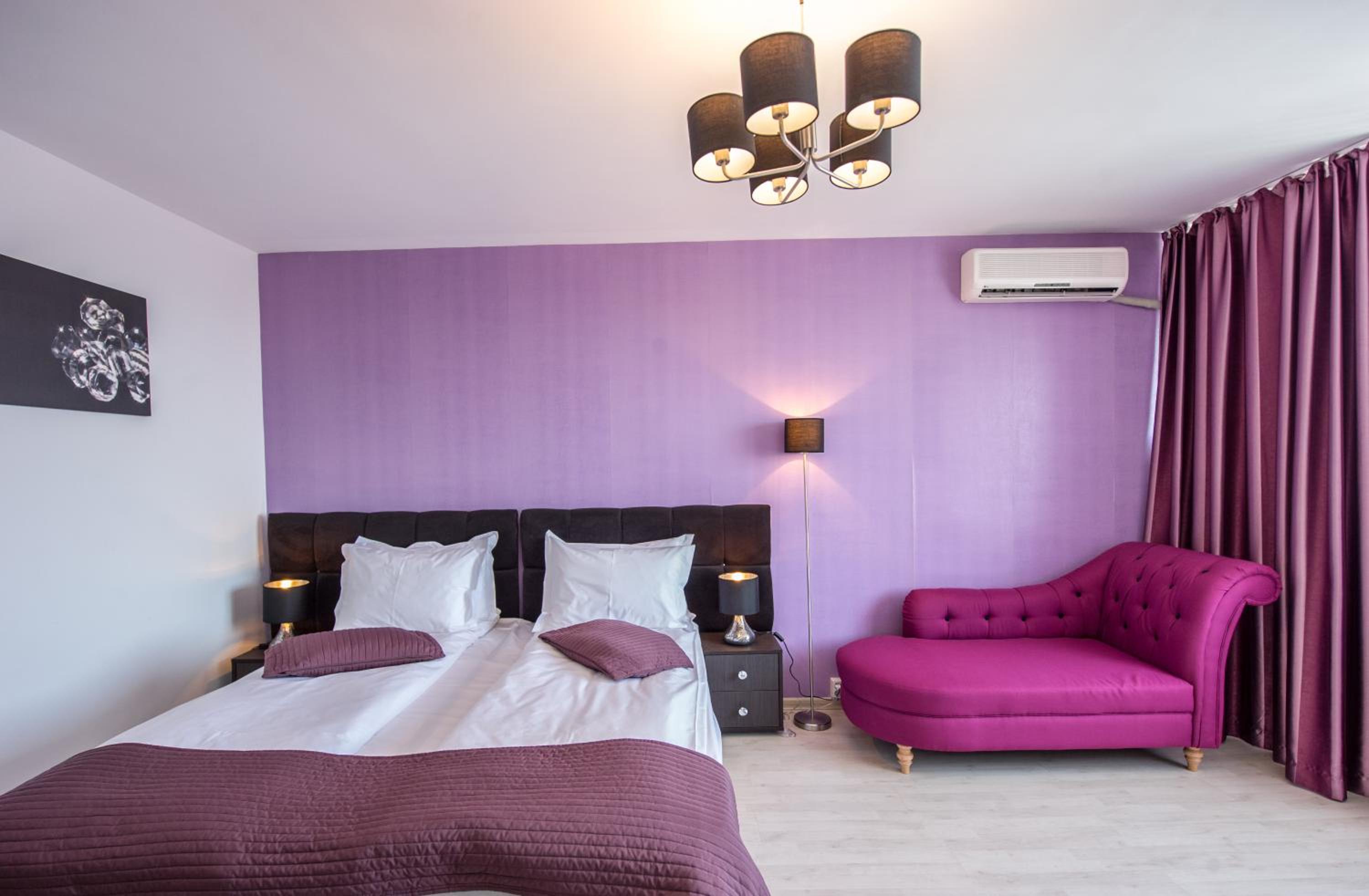 Studio Apartment - Photo 2