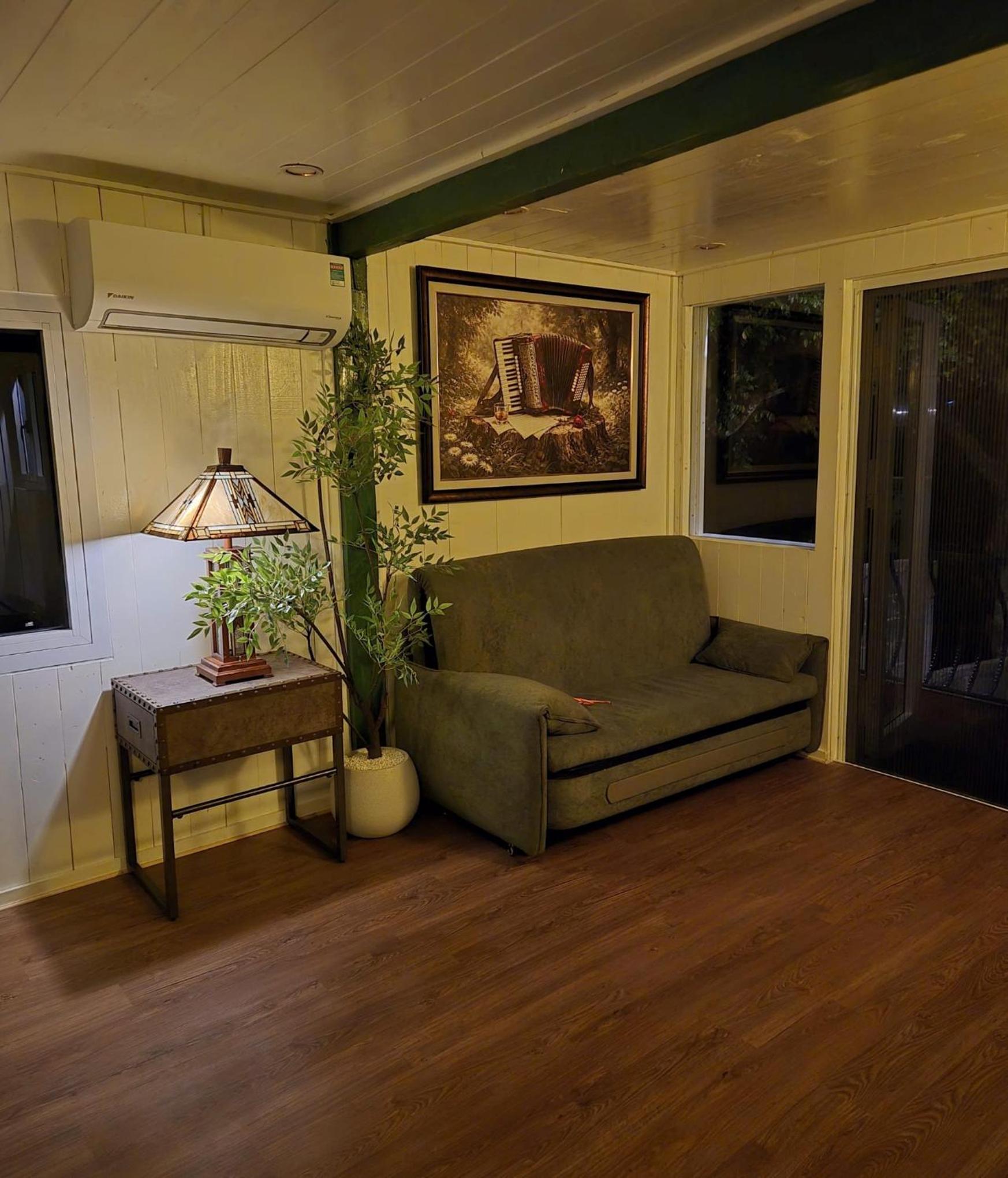 Family Room - Photo 5