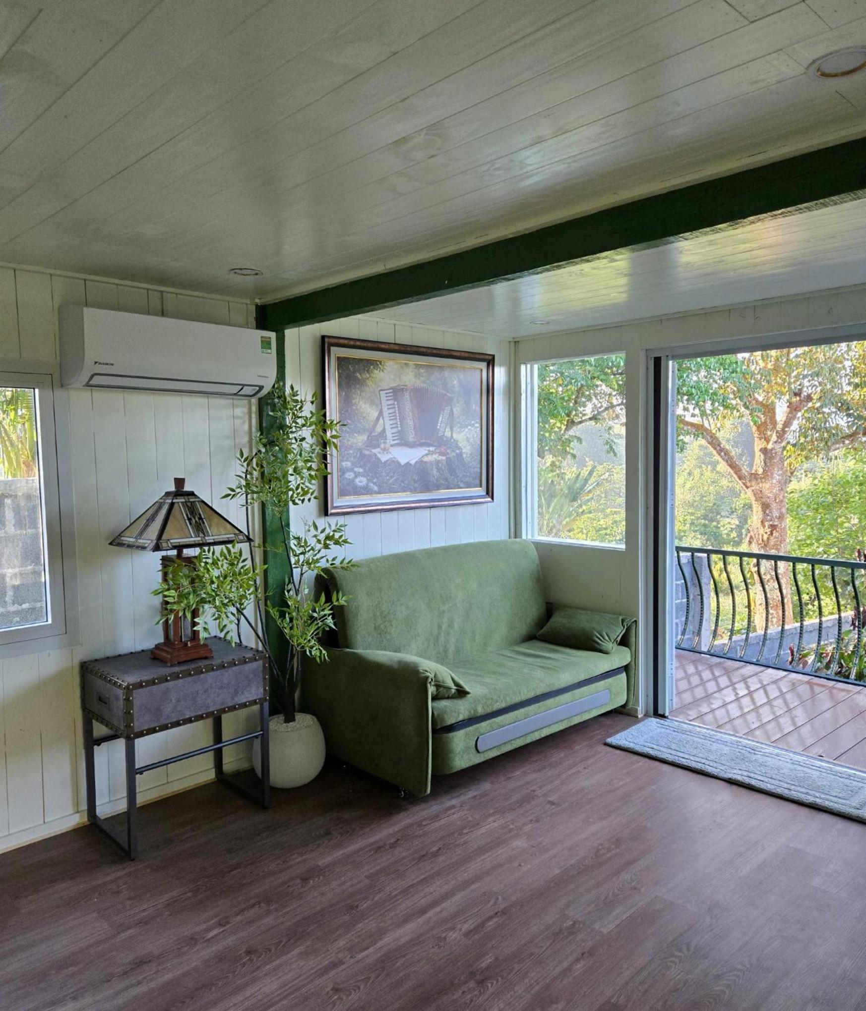 Family Room - Photo 4
