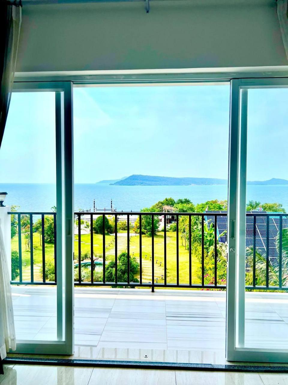 Deluxe Double Room with Sea View photo 3