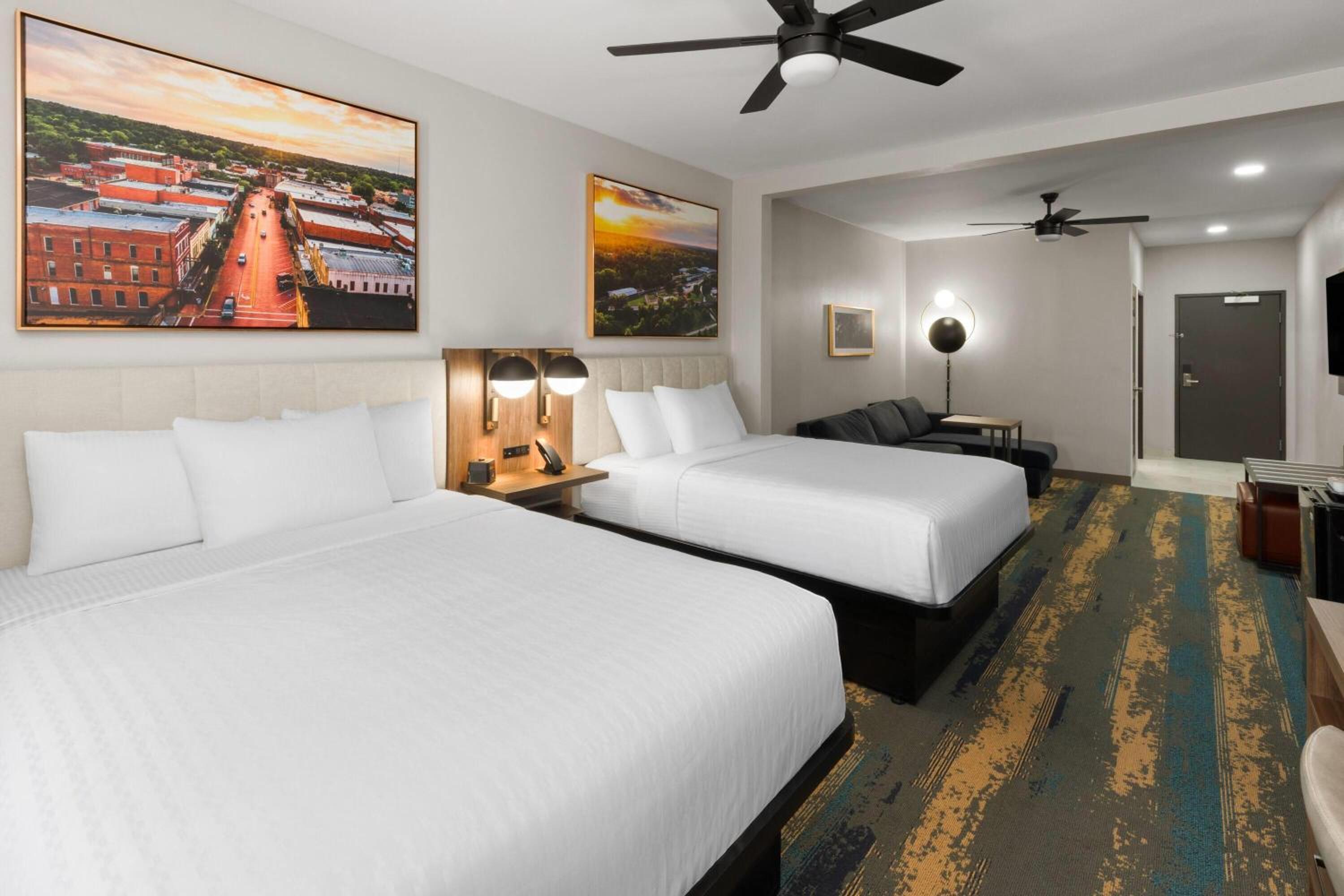 Suite with Two Double Beds - Non-Smoking - Photo 4