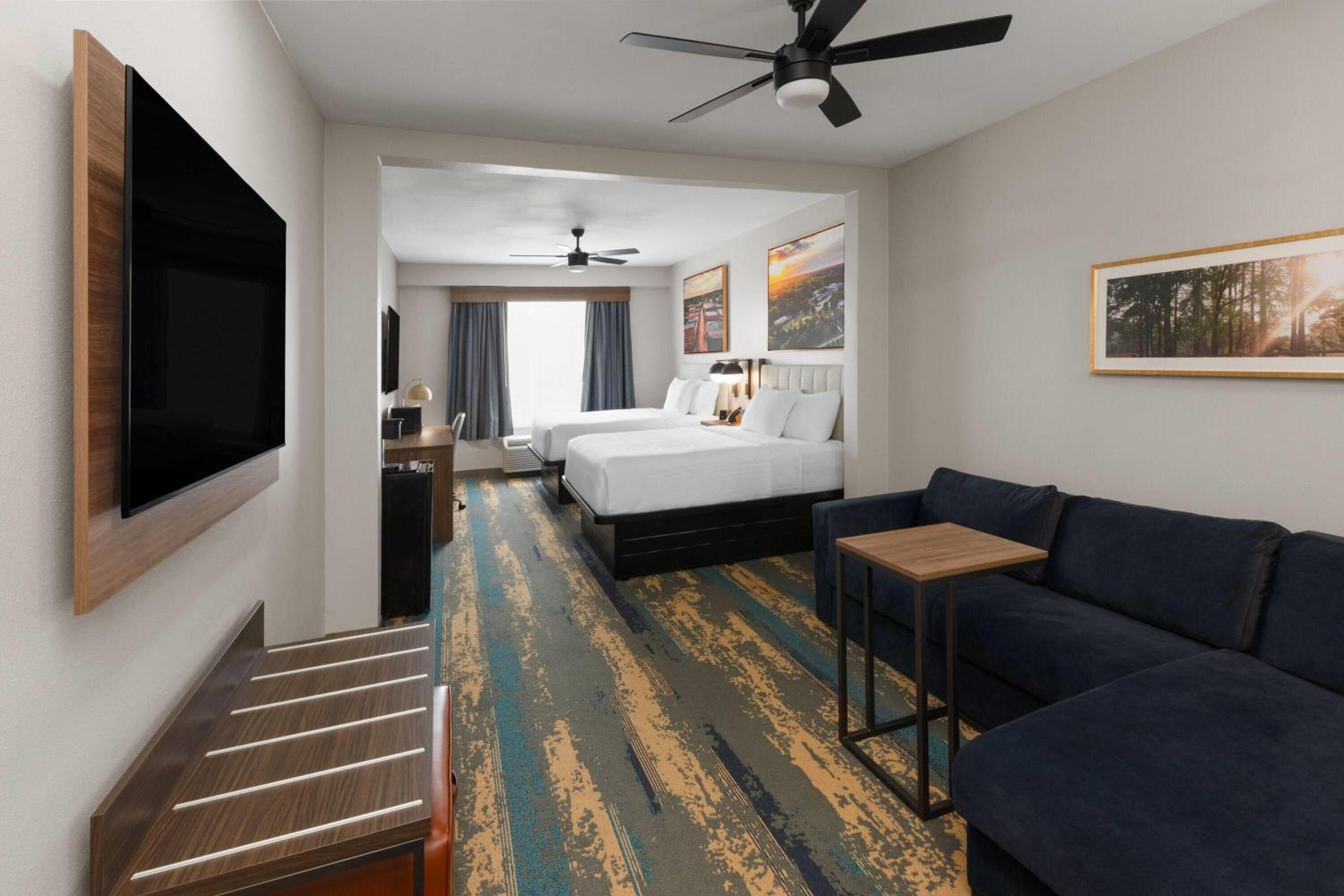 Suite with Two Double Beds - Non-Smoking - Photo 3