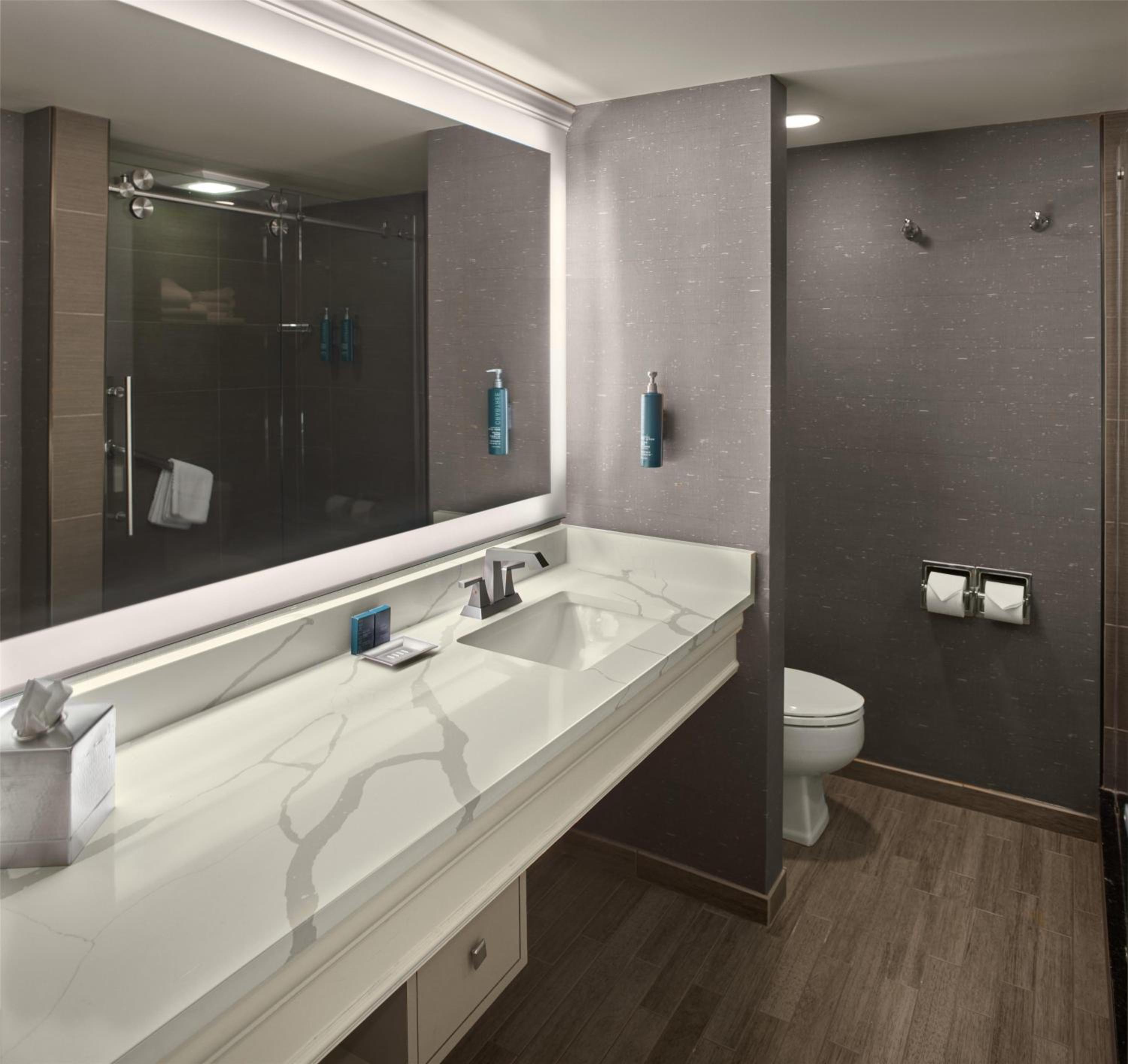 Double Room with Two Double Beds - Photo 2