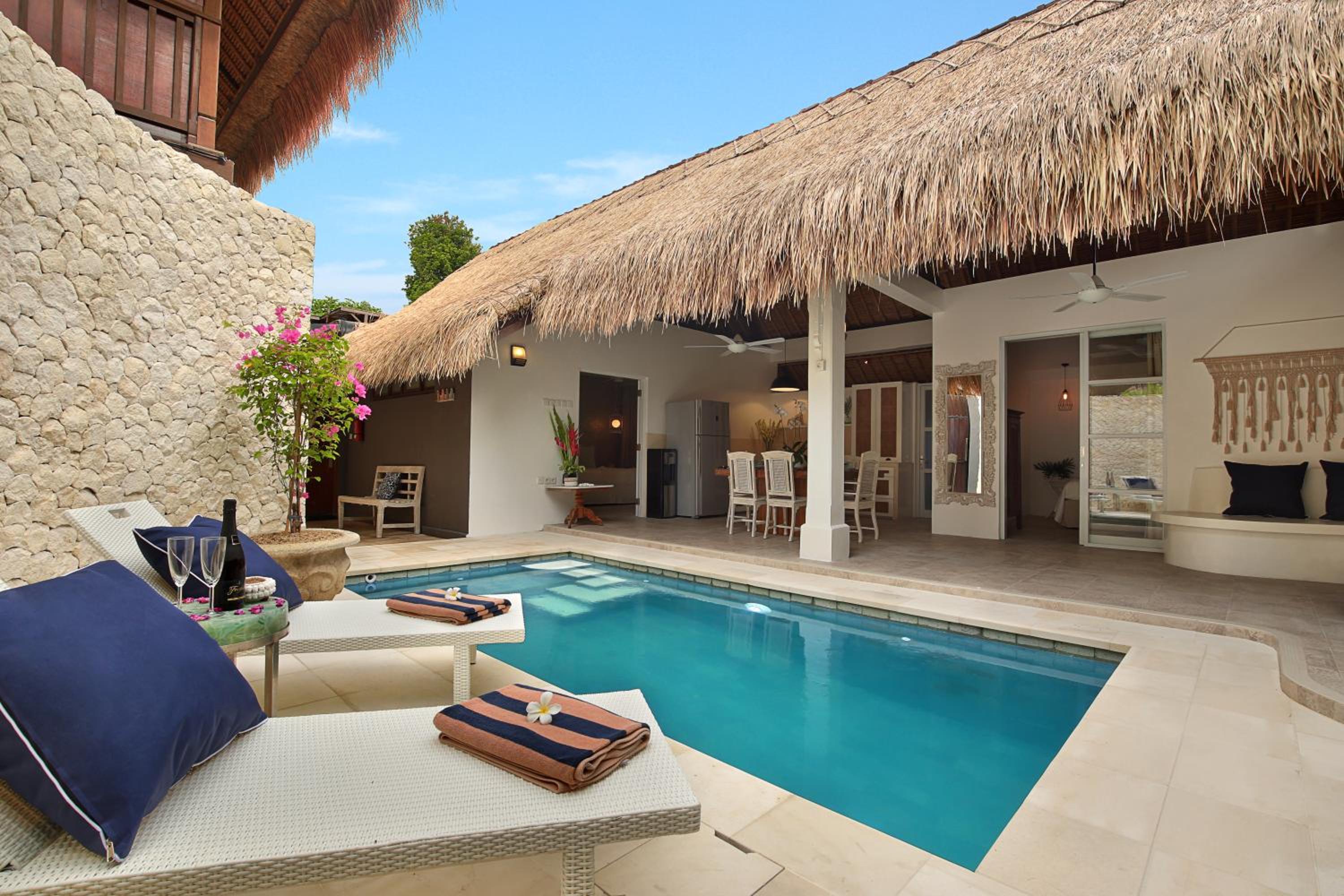 Six-Bedroom Villa with Private Pool  photo 1