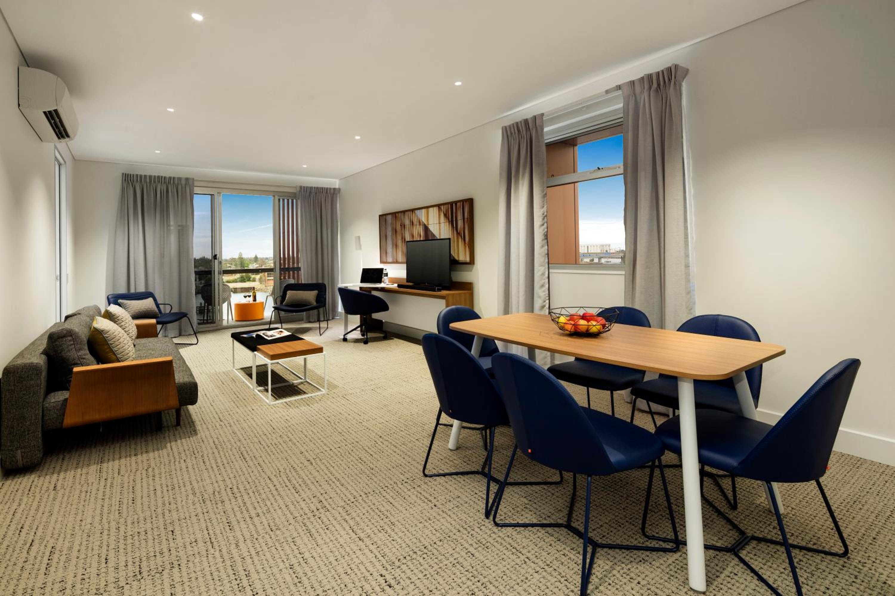 Two-Bedroom Apartment with Balcony thumbnail 6