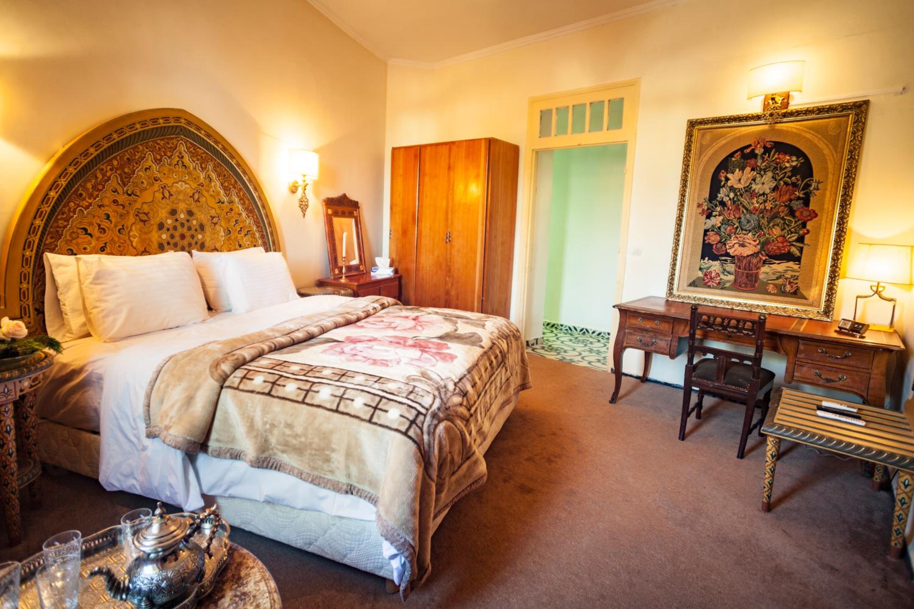 King Room with Pool View - Photo 4
