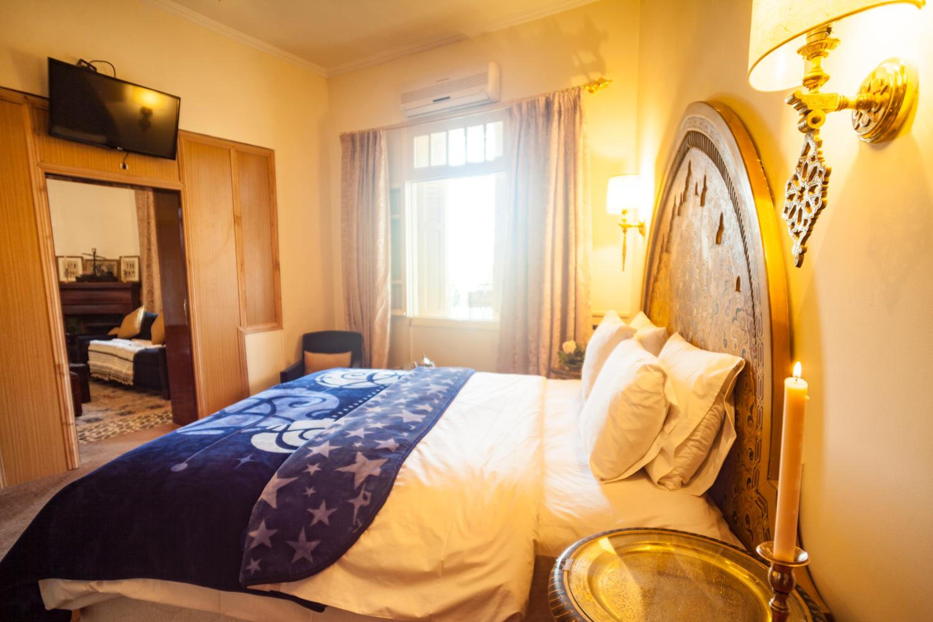 King Room with Pool View - Photo 3