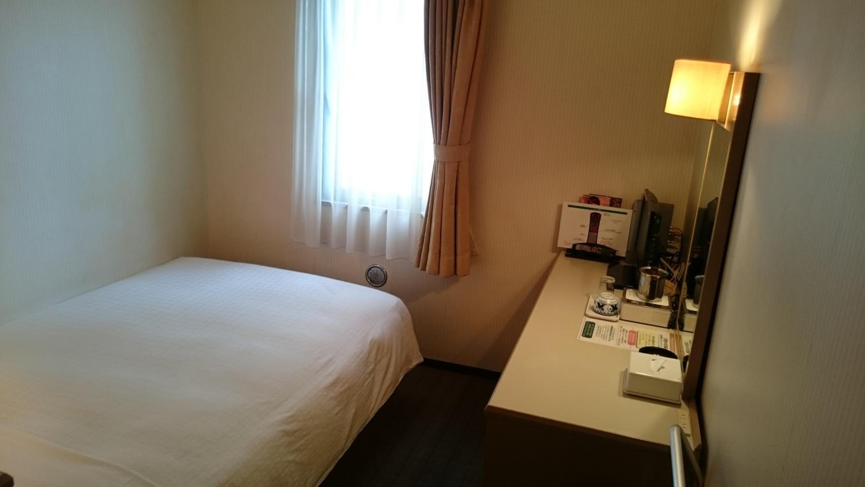 Single Room - Non-Smoking photo 3
