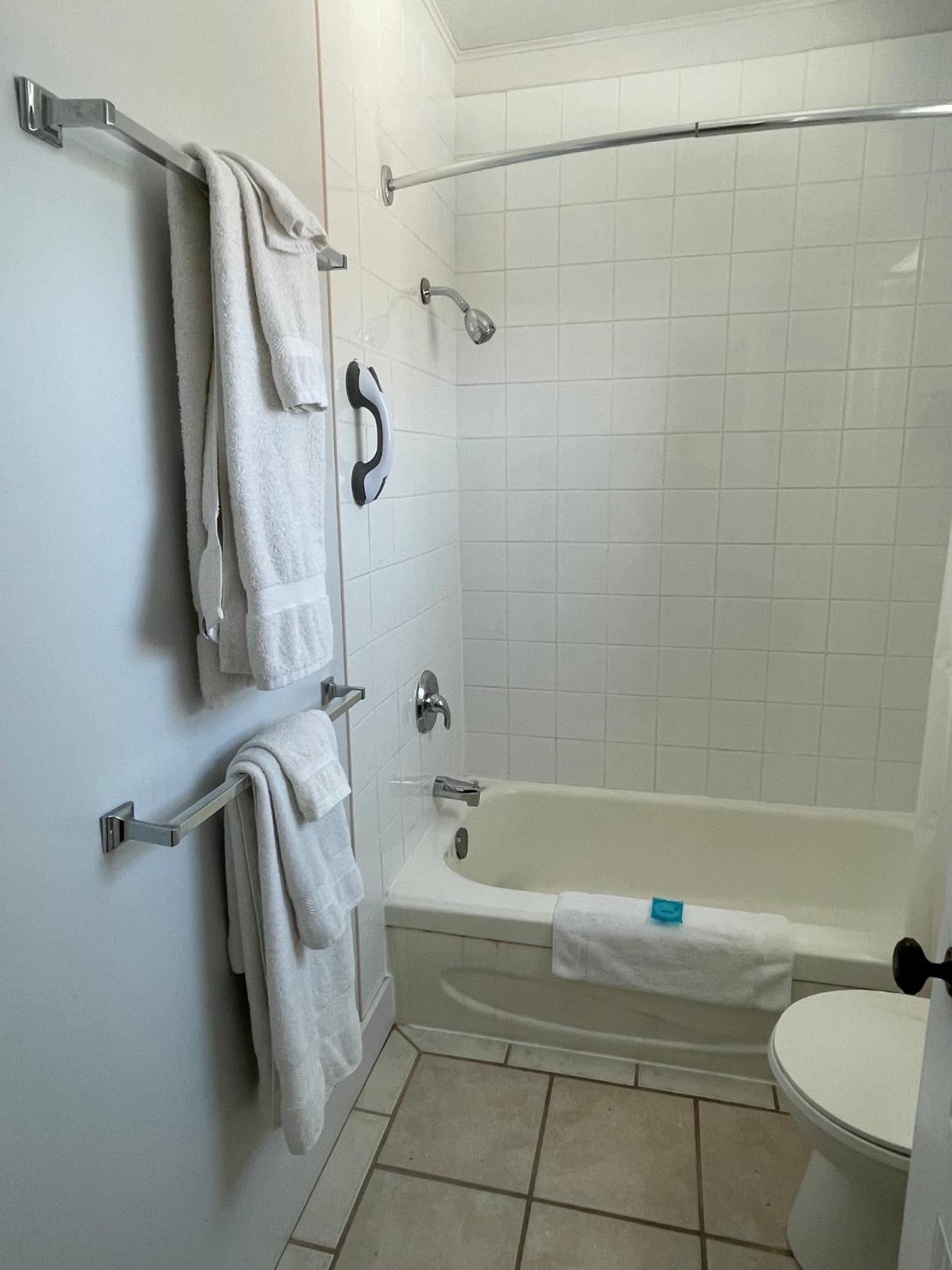 Deluxe King Room photo 1