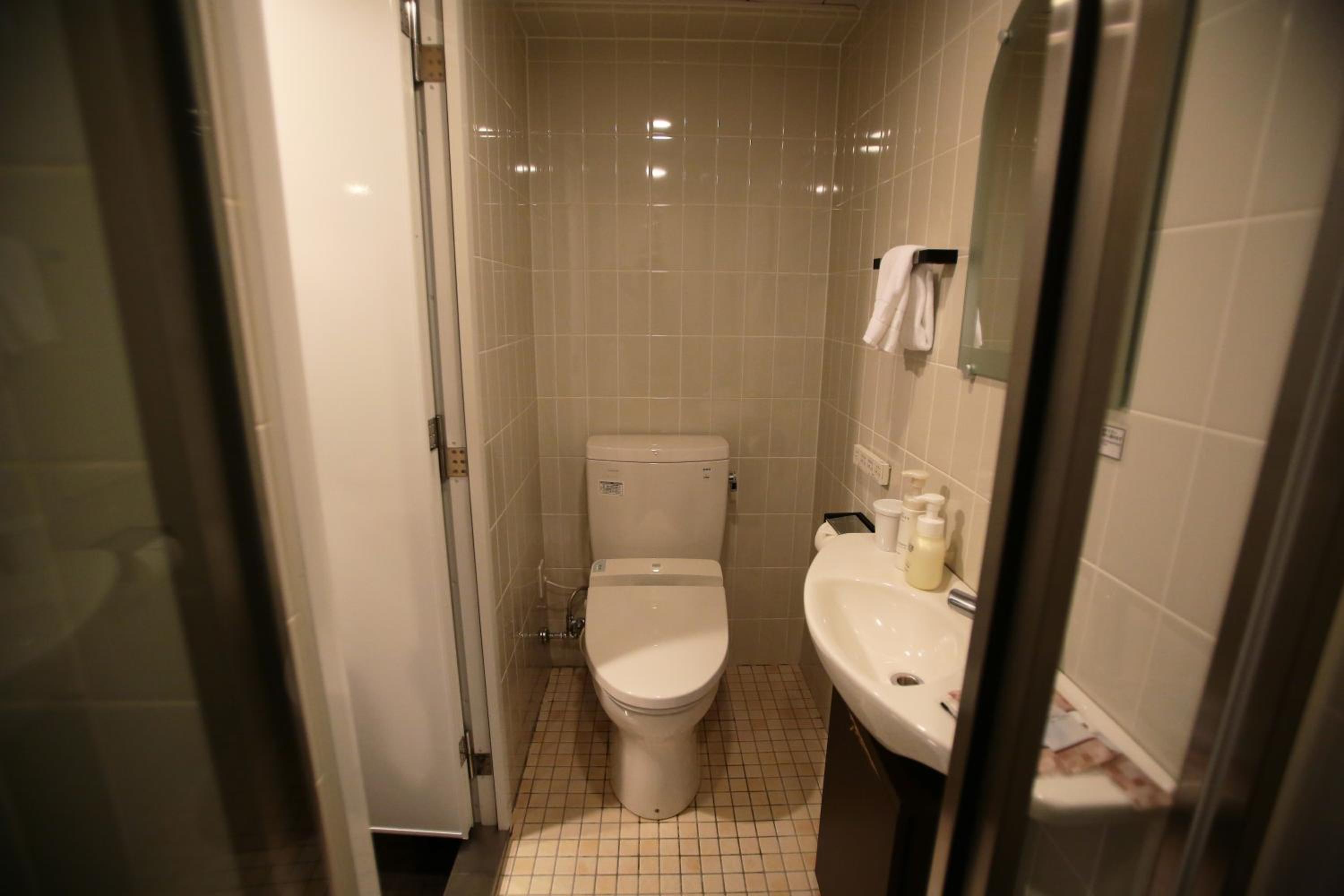 Standard Single Room with Shower - Non-Smoking photo 2