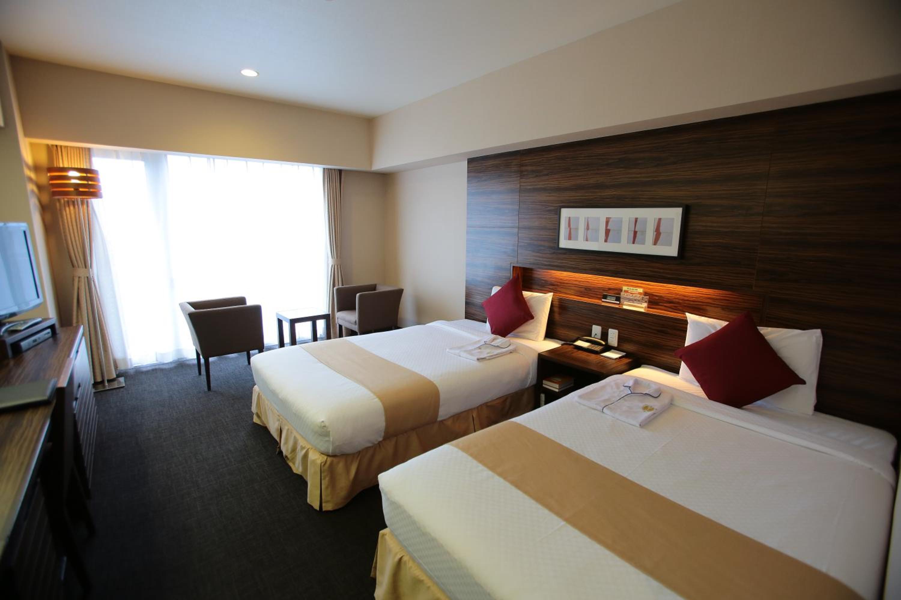 Twin Room - Non-Smoking photo 1