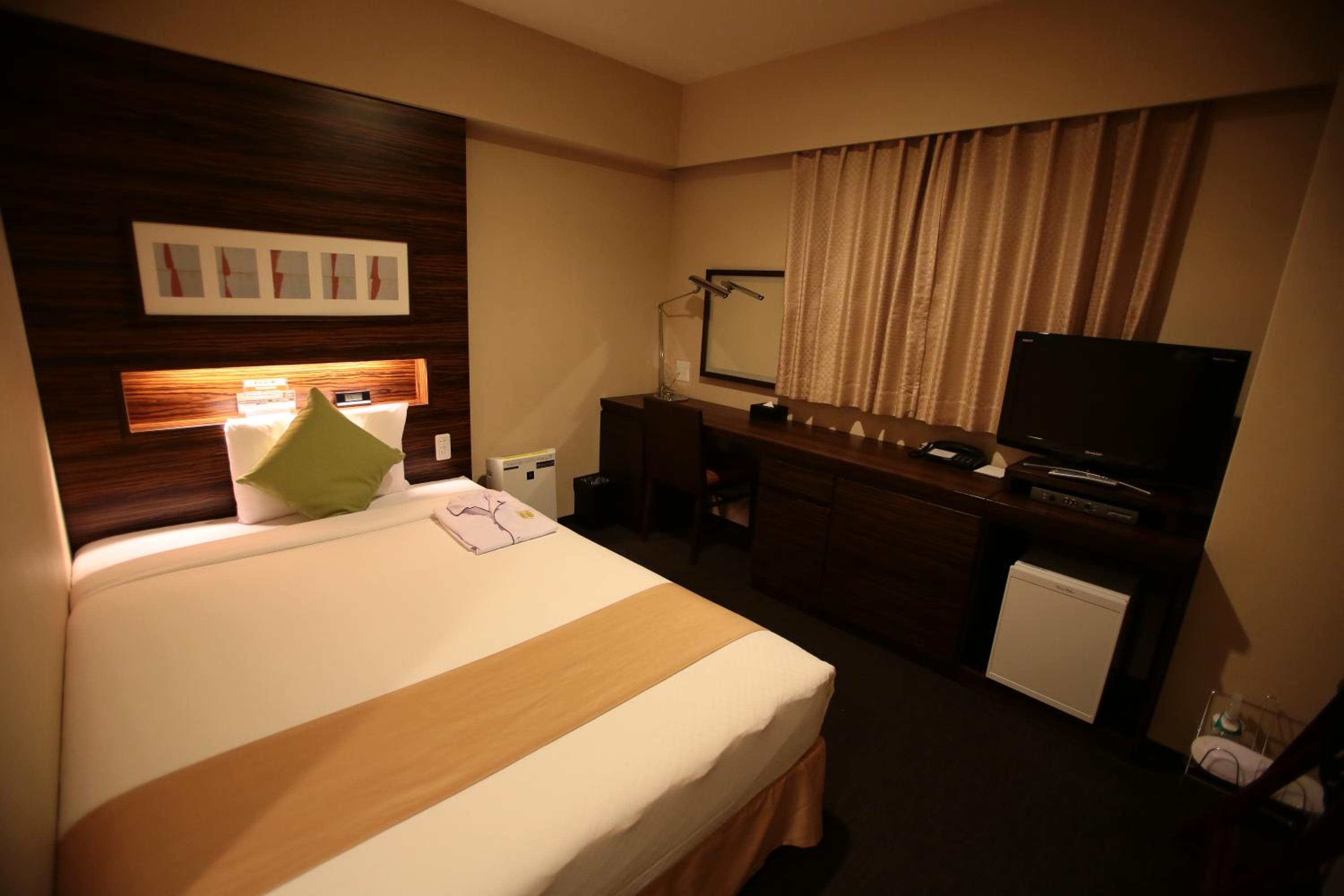 Double Room with Small Double Bed - Non-Smoking photo 1