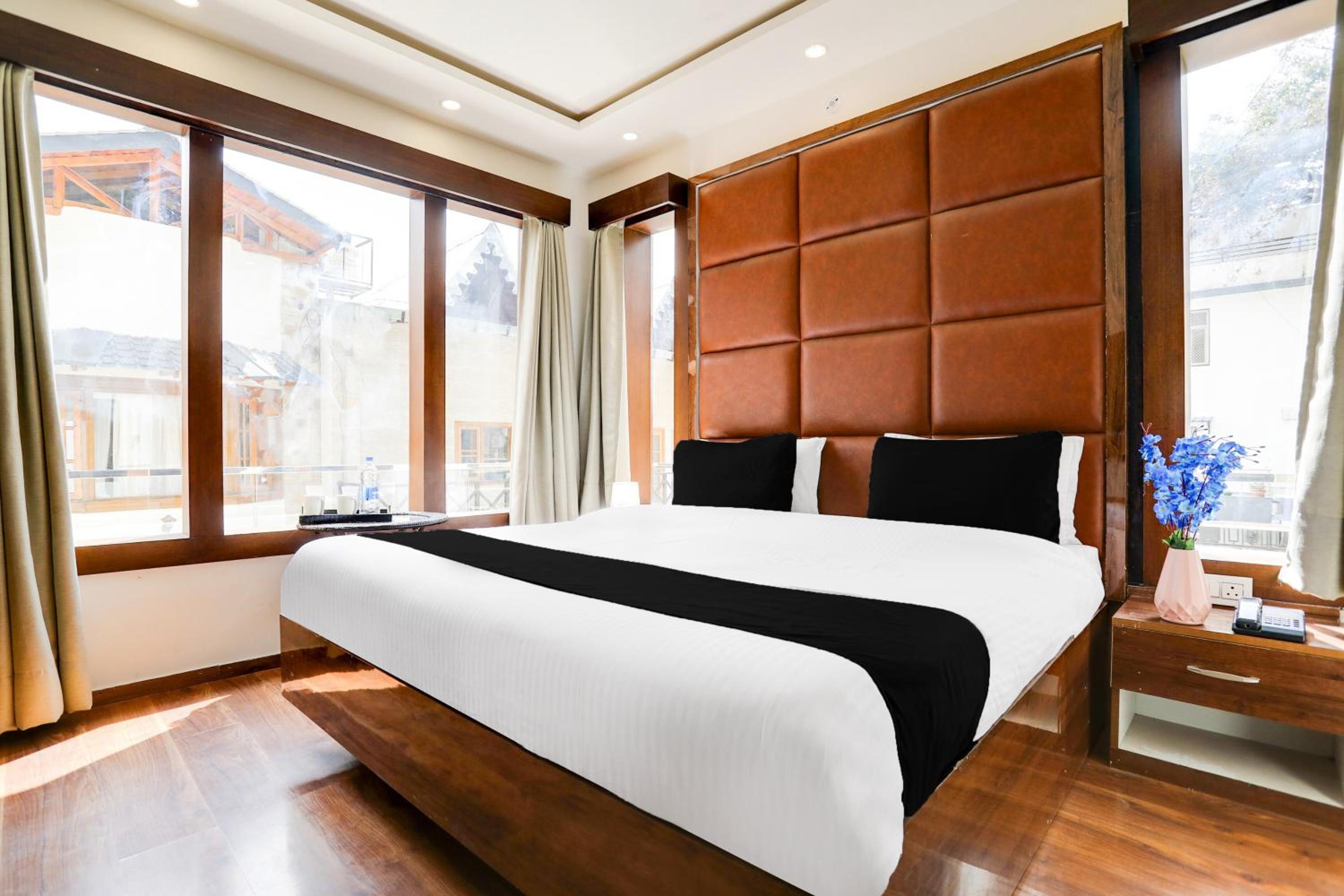 Deluxe Double Room with Balcony photo 1