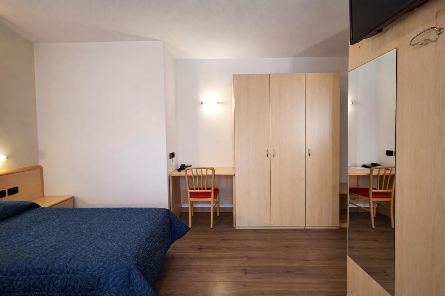 Economy Double or Twin Room photo 3