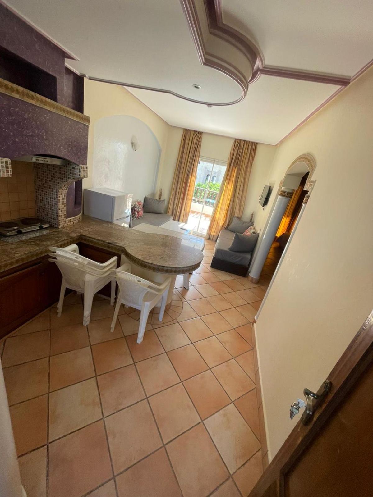 Two-Bedroom Apartment (6 Adults)