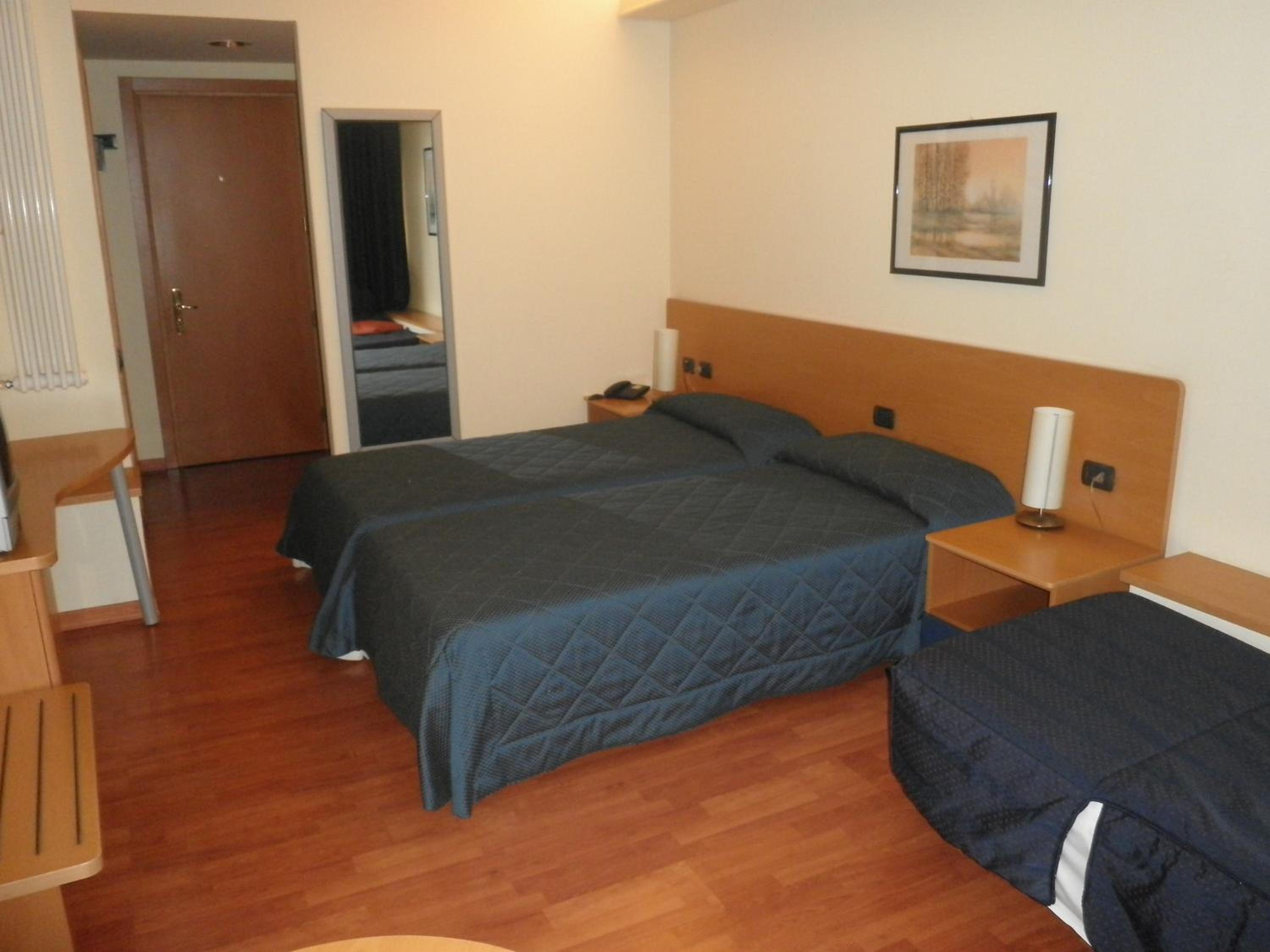 Triple Room - Photo 2