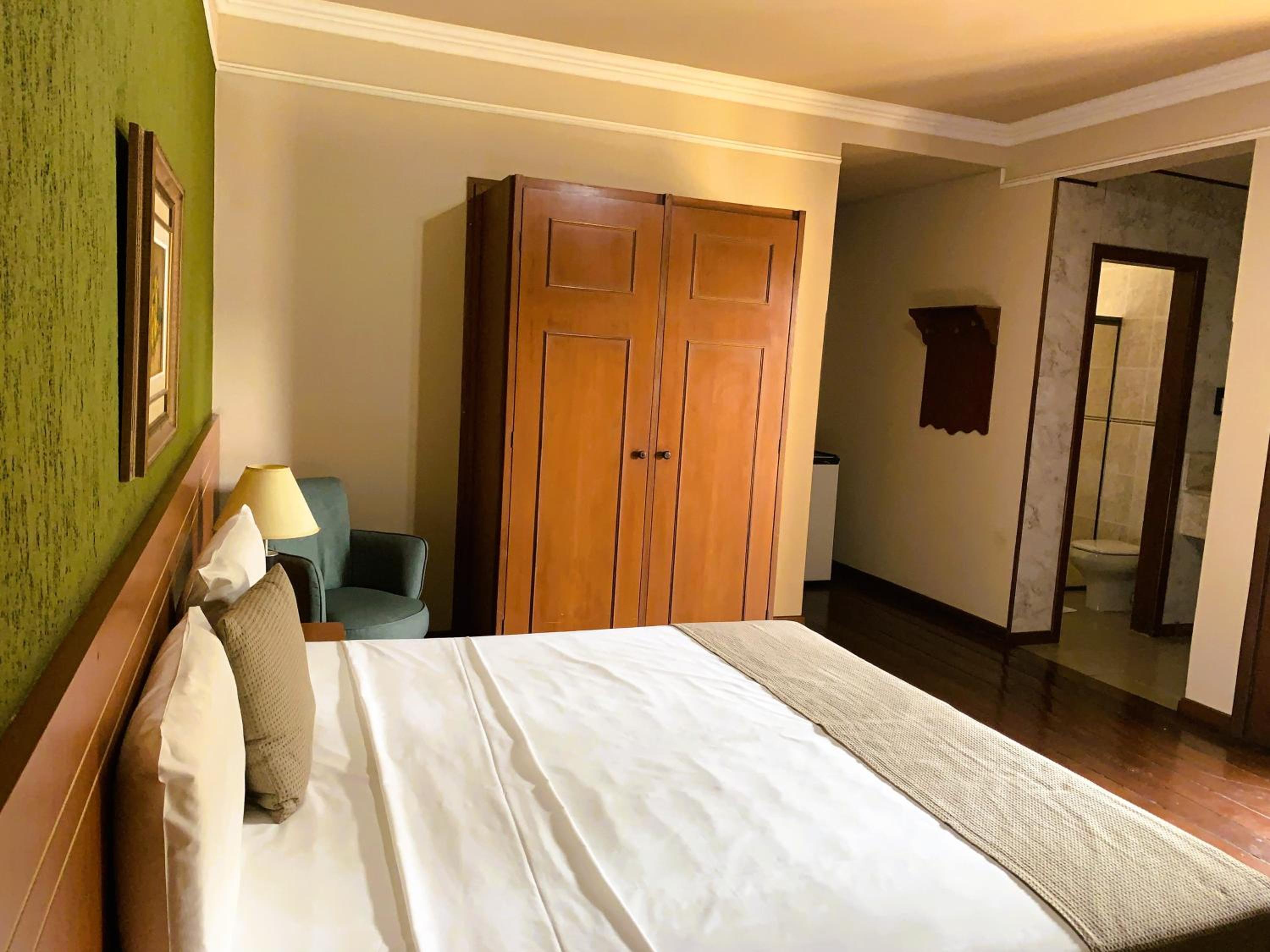 Twin Room with Private Bathroom