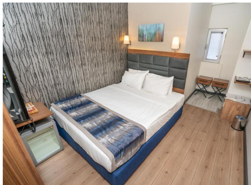 Budget Double Room photo 2