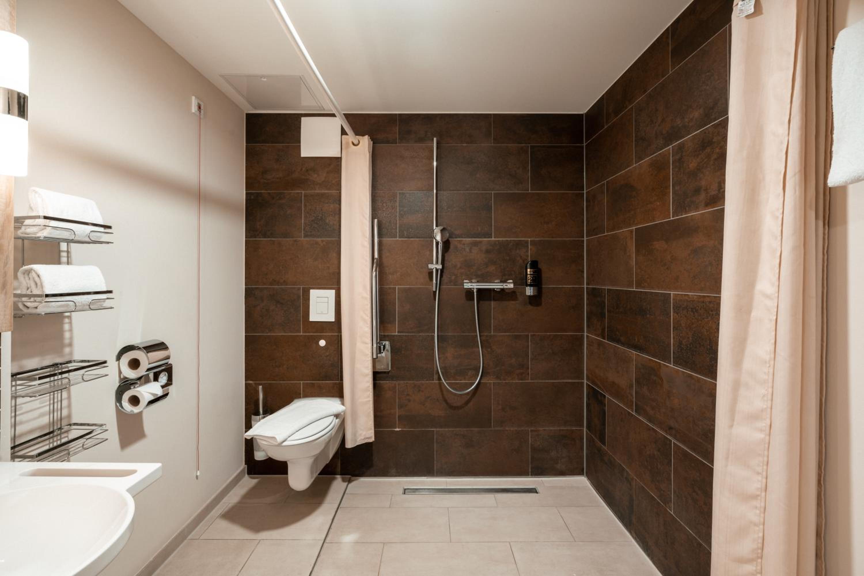 Double Room - Disability Access - Photo 4