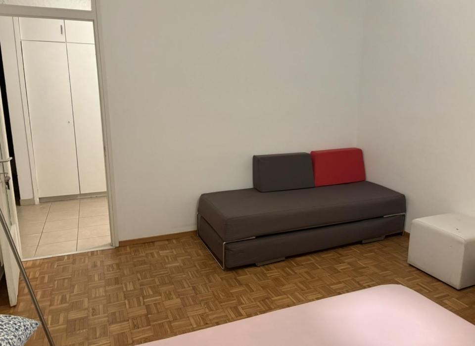 Basic Triple Room with Shared Bathroom