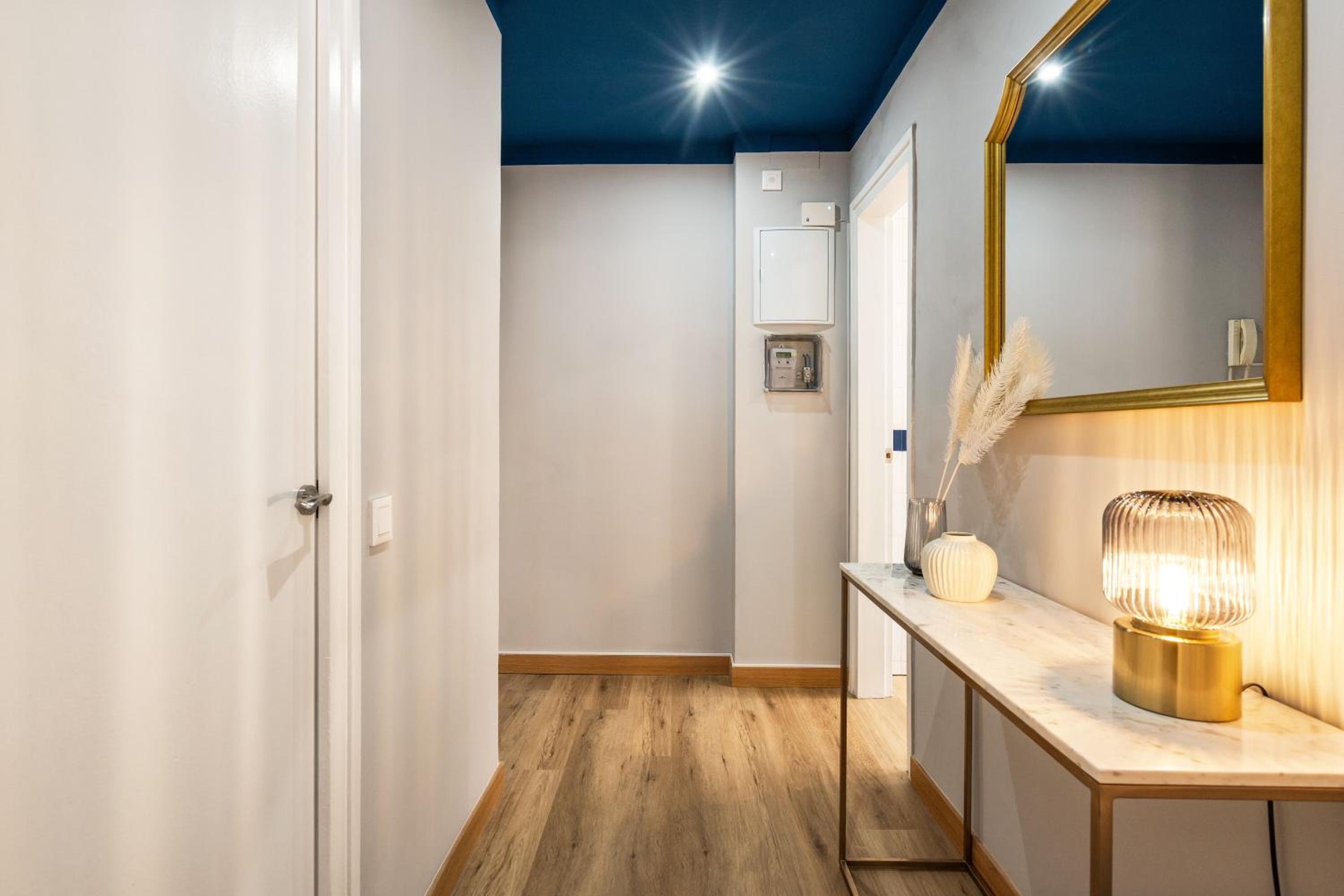 Three-Bedroom Deluxe Apartment photo 2