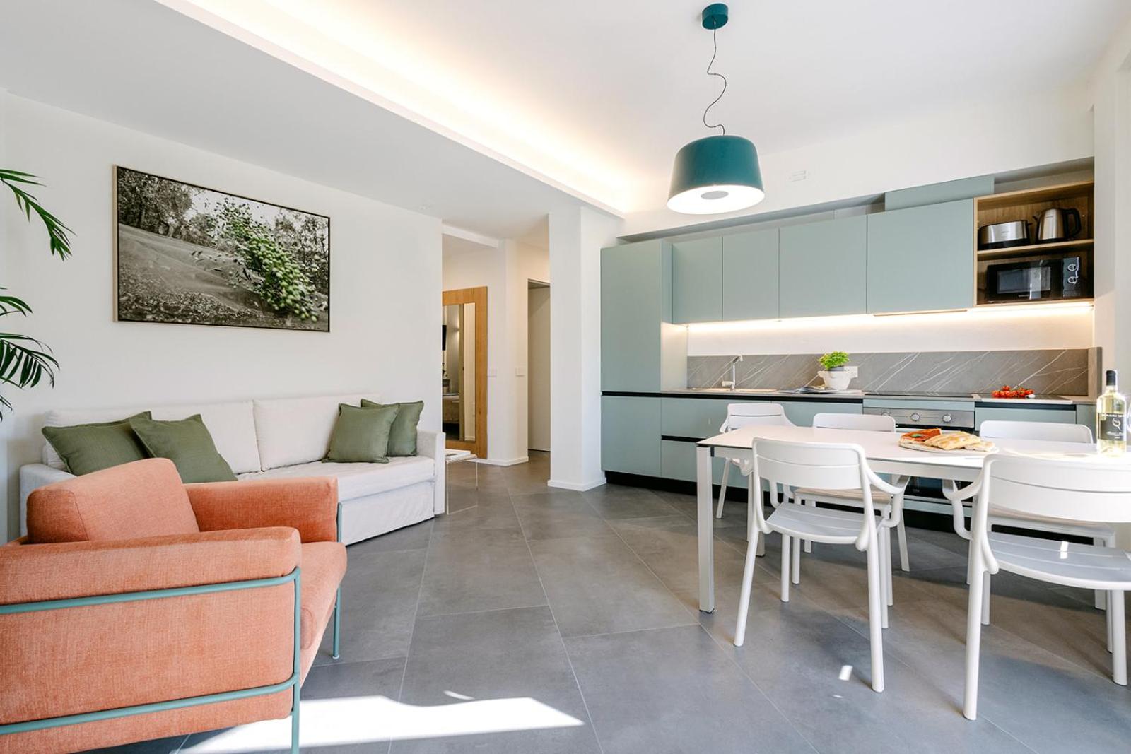 Two-Bedroom Apartment with City View photo 2