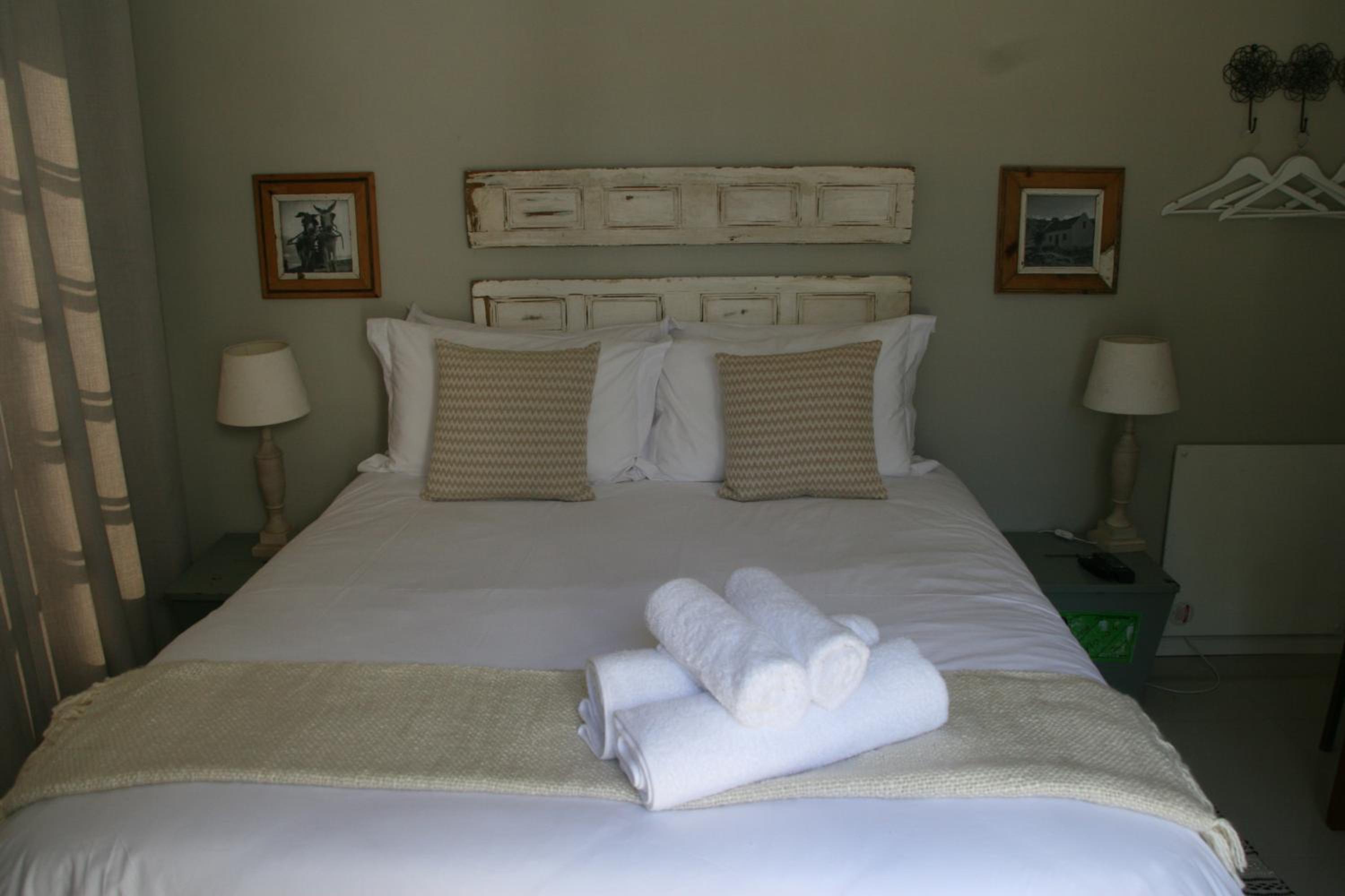Budget Double Room photo 3
